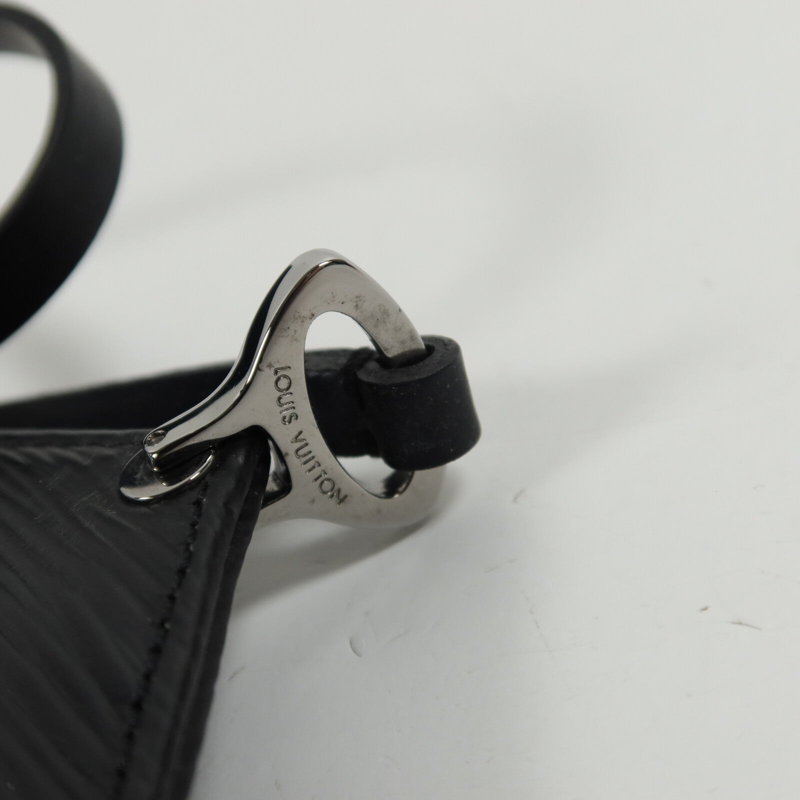 LOUIS VUITTON Epi Pochette Demi Lune肩背袋
