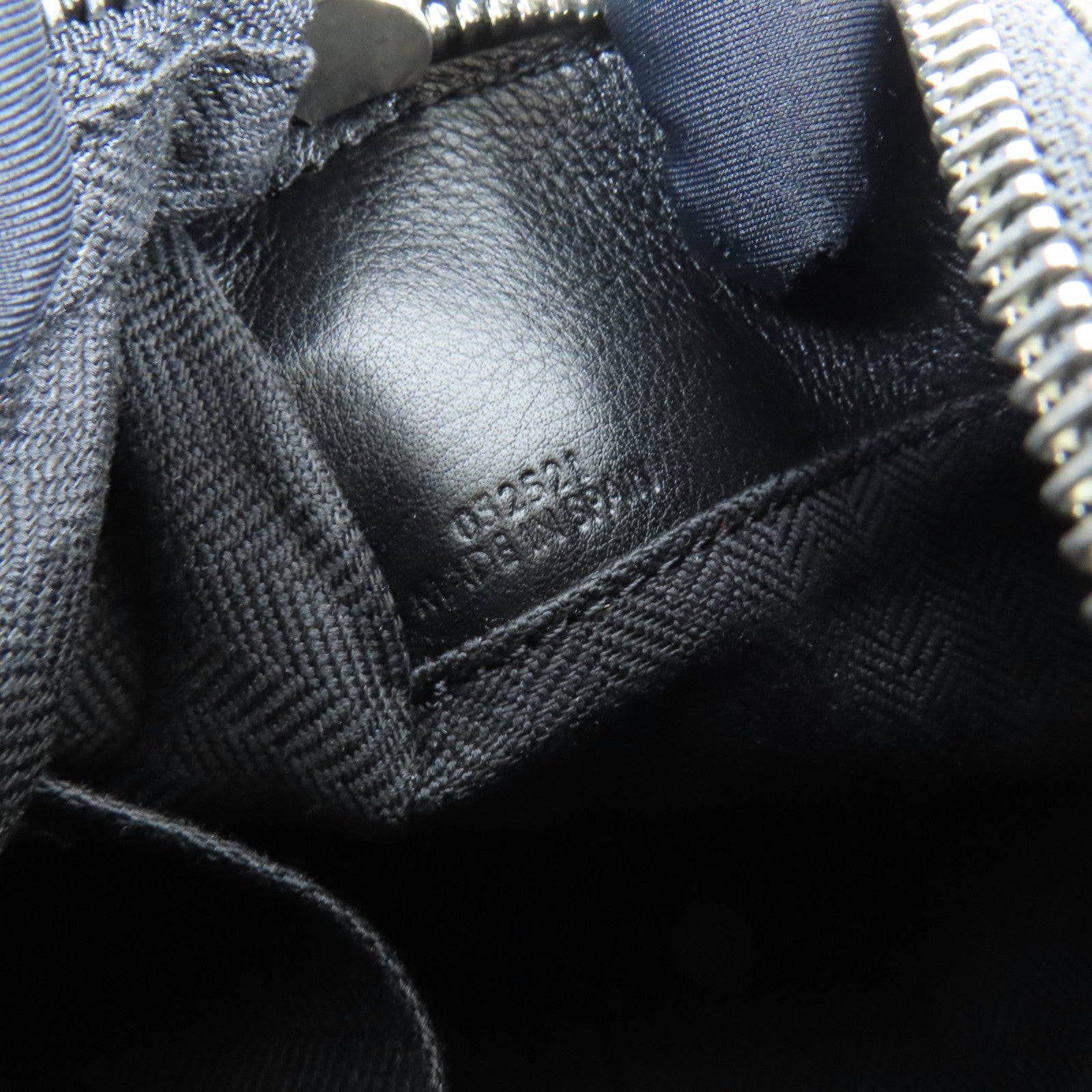 LOEWE 牛皮皮革Puzzle Biker Small銀扣手挽袋