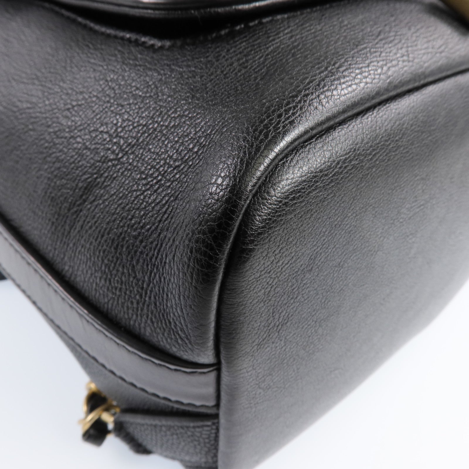 CHANEL 【激減優惠】牛皮皮革Backpack金扣背包