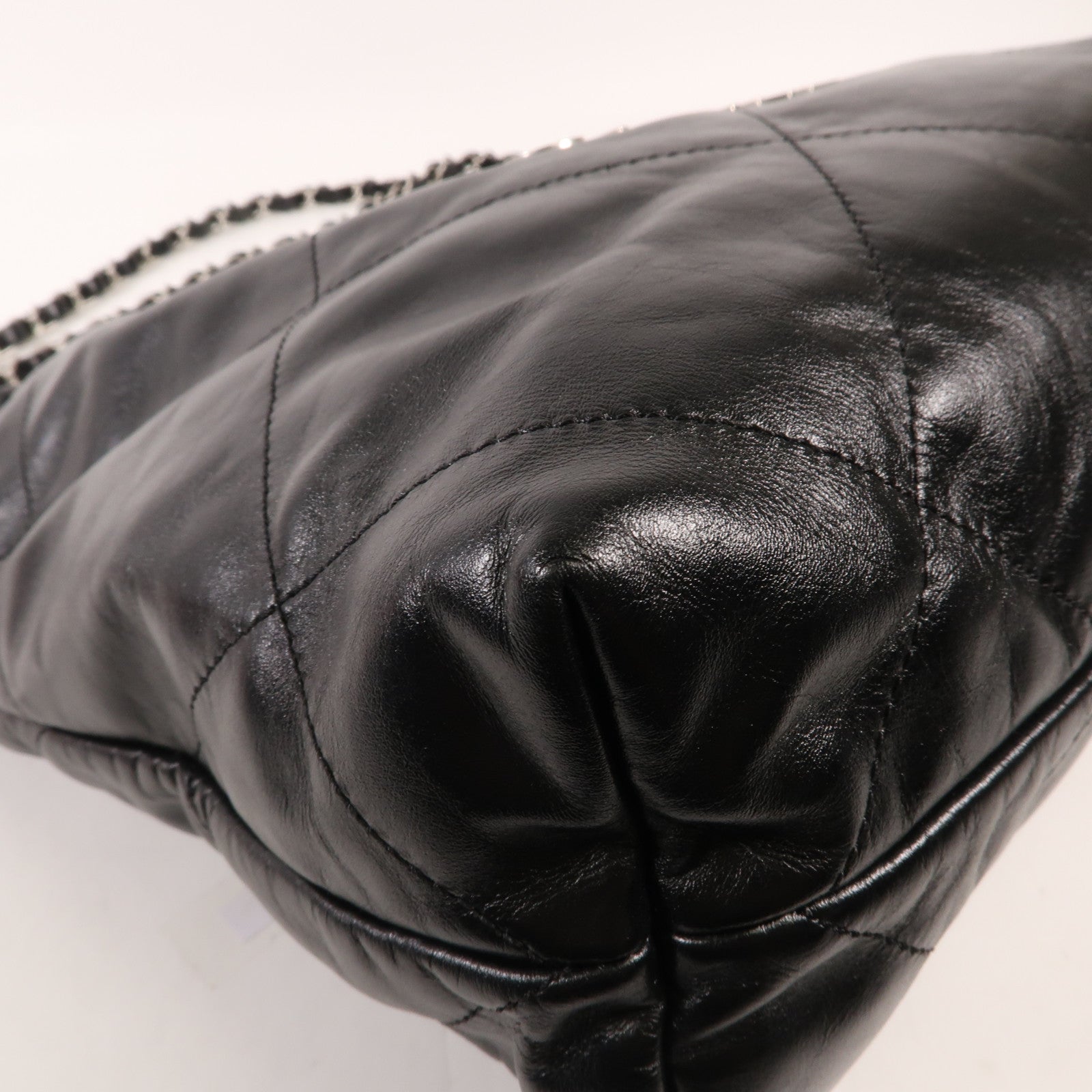 CHANEL 牛皮皮革Chanel 22 Small銀扣鏈帶肩背袋