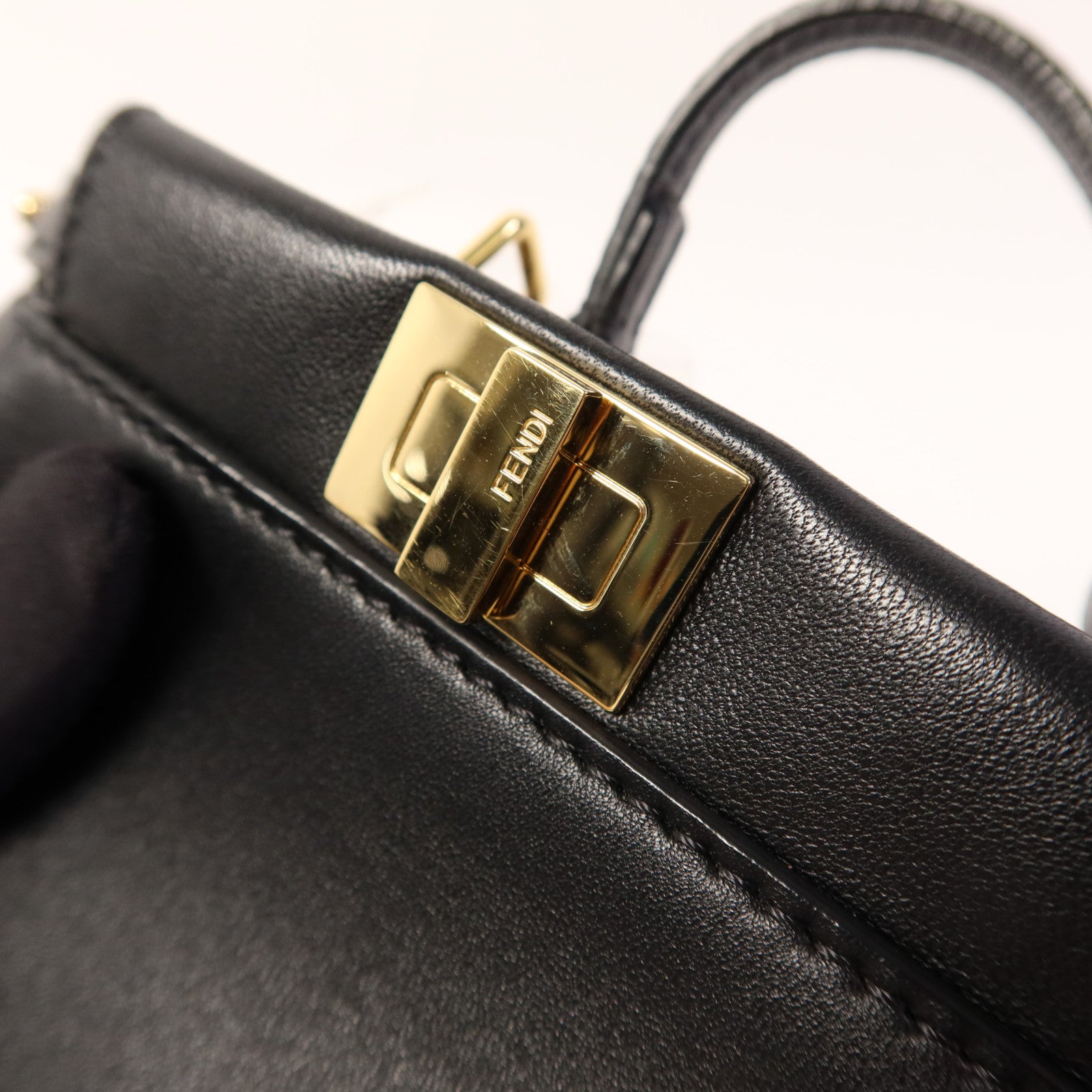 FENDI 牛皮皮革Micro Peekaboo金扣手挽肩背兩用袋