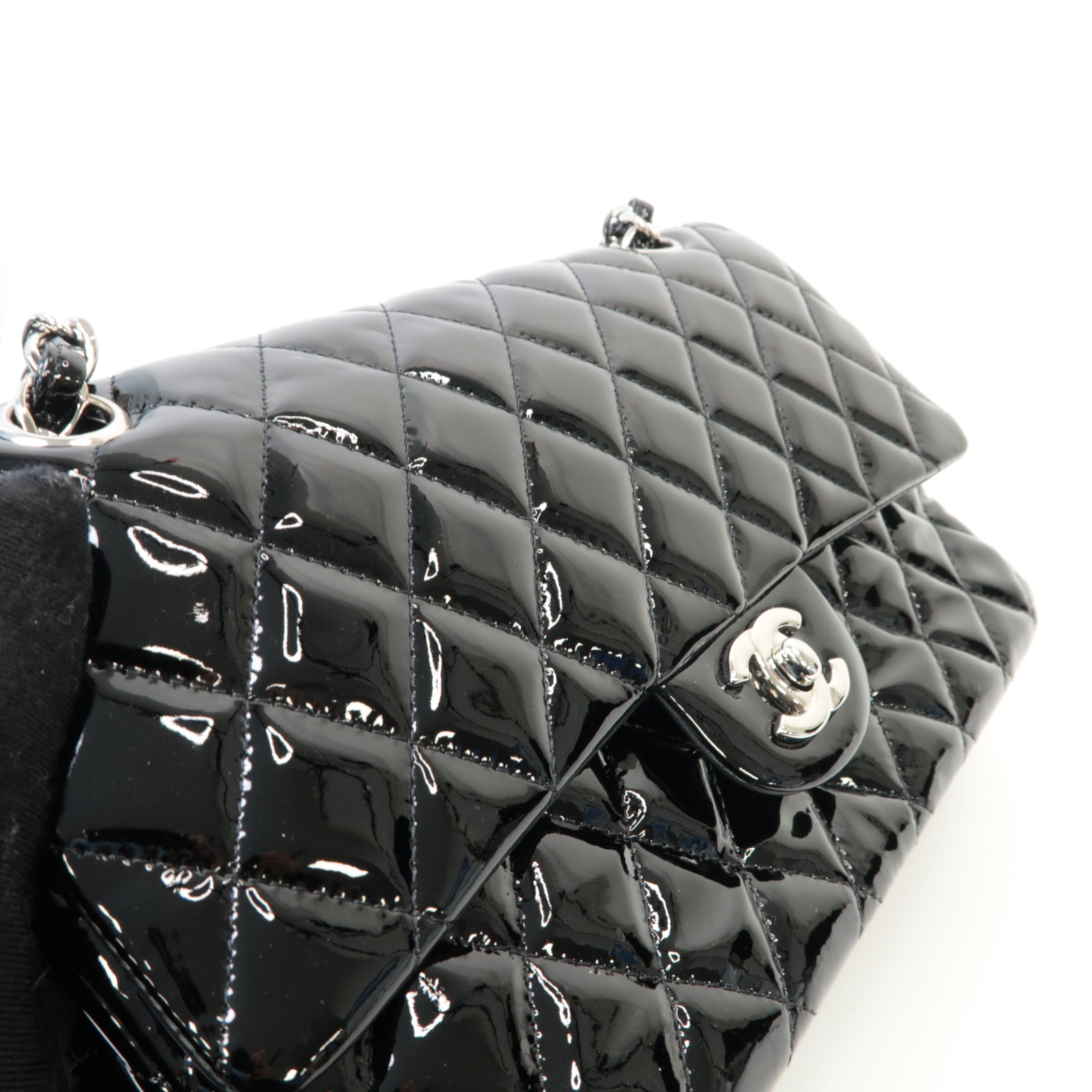 CHANEL 菱格漆皮皮革Classic 25銀扣黒色