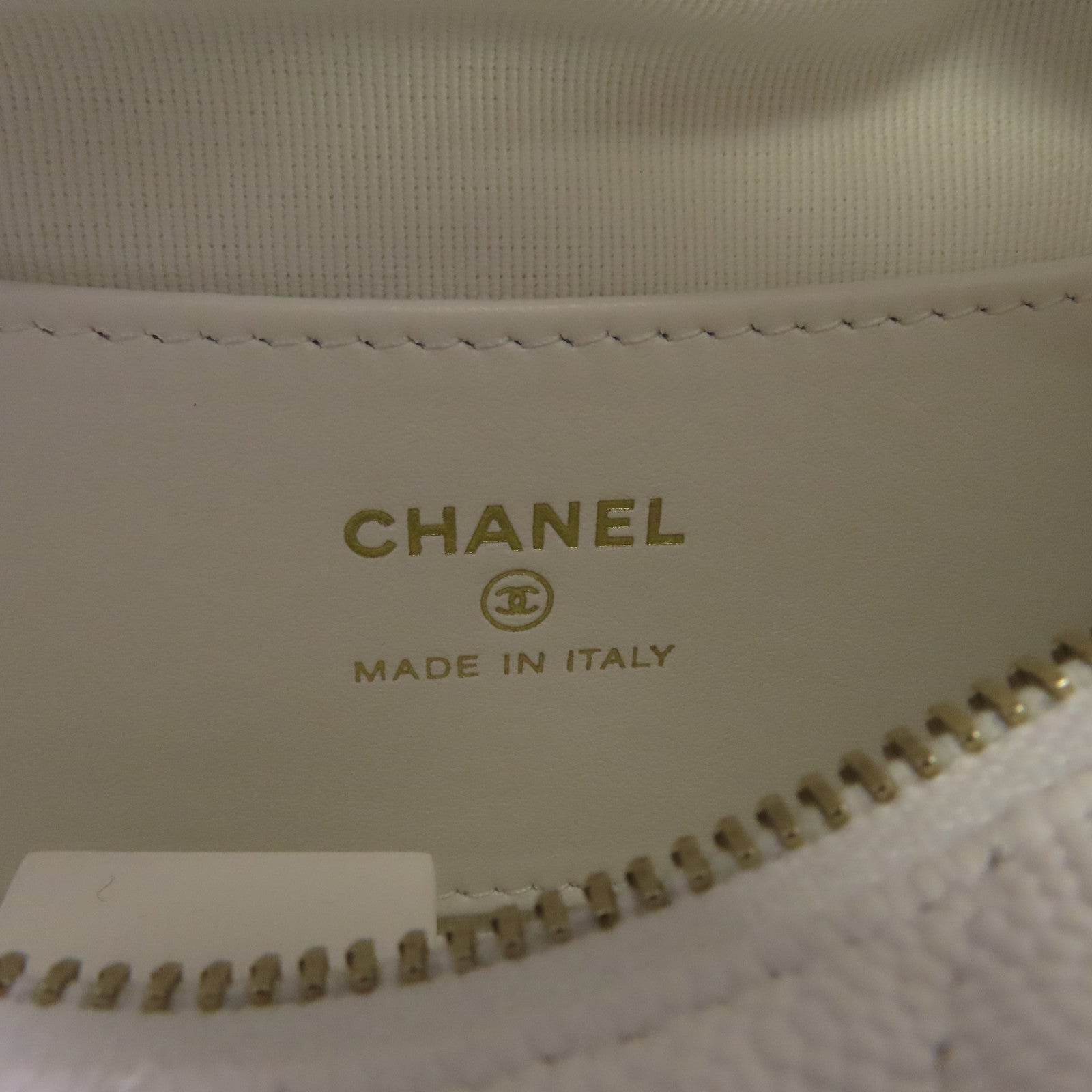 CHANEL 【激減優惠】菱格Caviar皮革Pouch金扣鏈帶手拿包白色