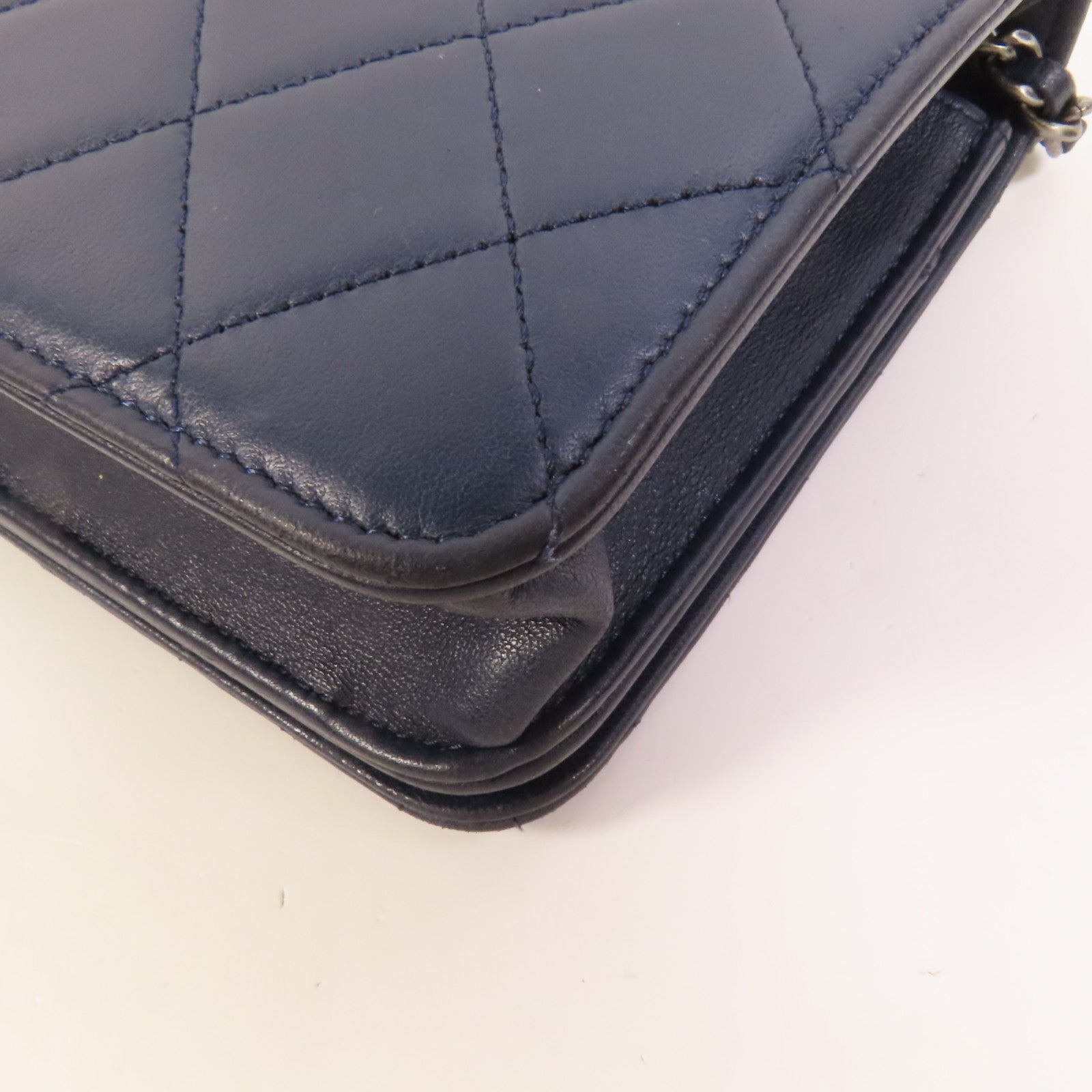 CHANEL 【激減優惠】羊皮皮革WOC Wallet On Chain銀扣鏈帶肩背袋