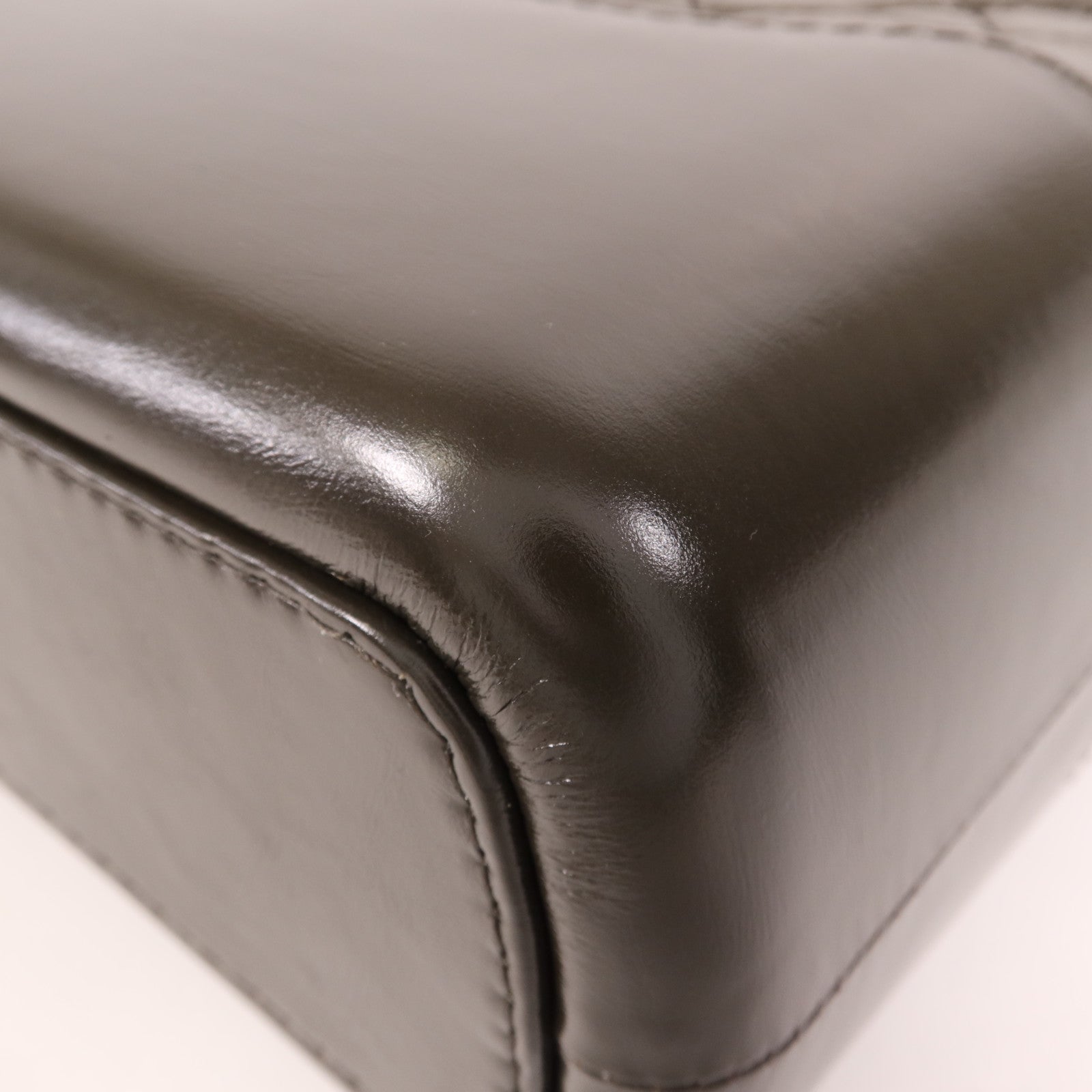 CHANEL 牛皮皮革Gabrielle Medium鏈帶肩背袋