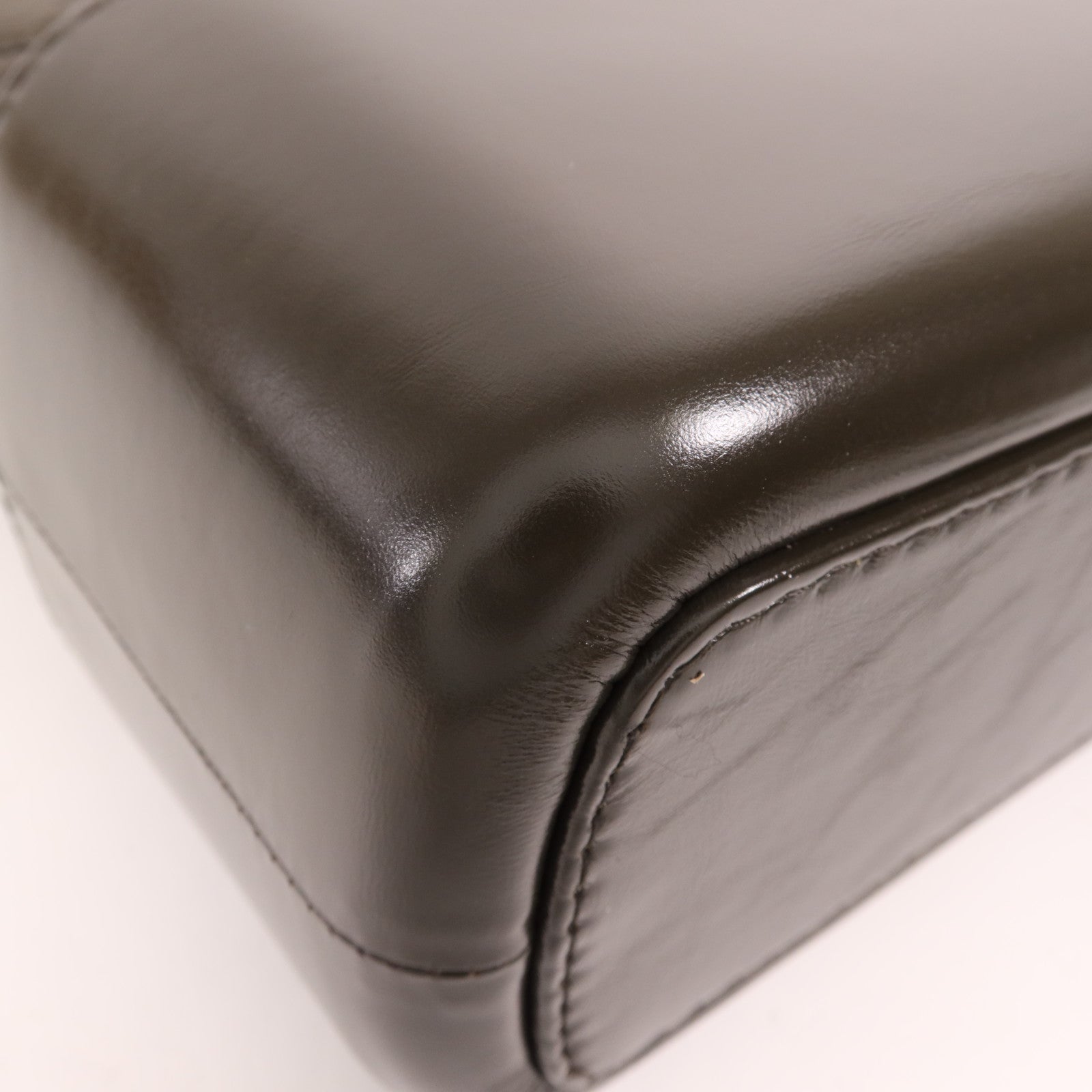 CHANEL 牛皮皮革Gabrielle Medium鏈帶肩背袋