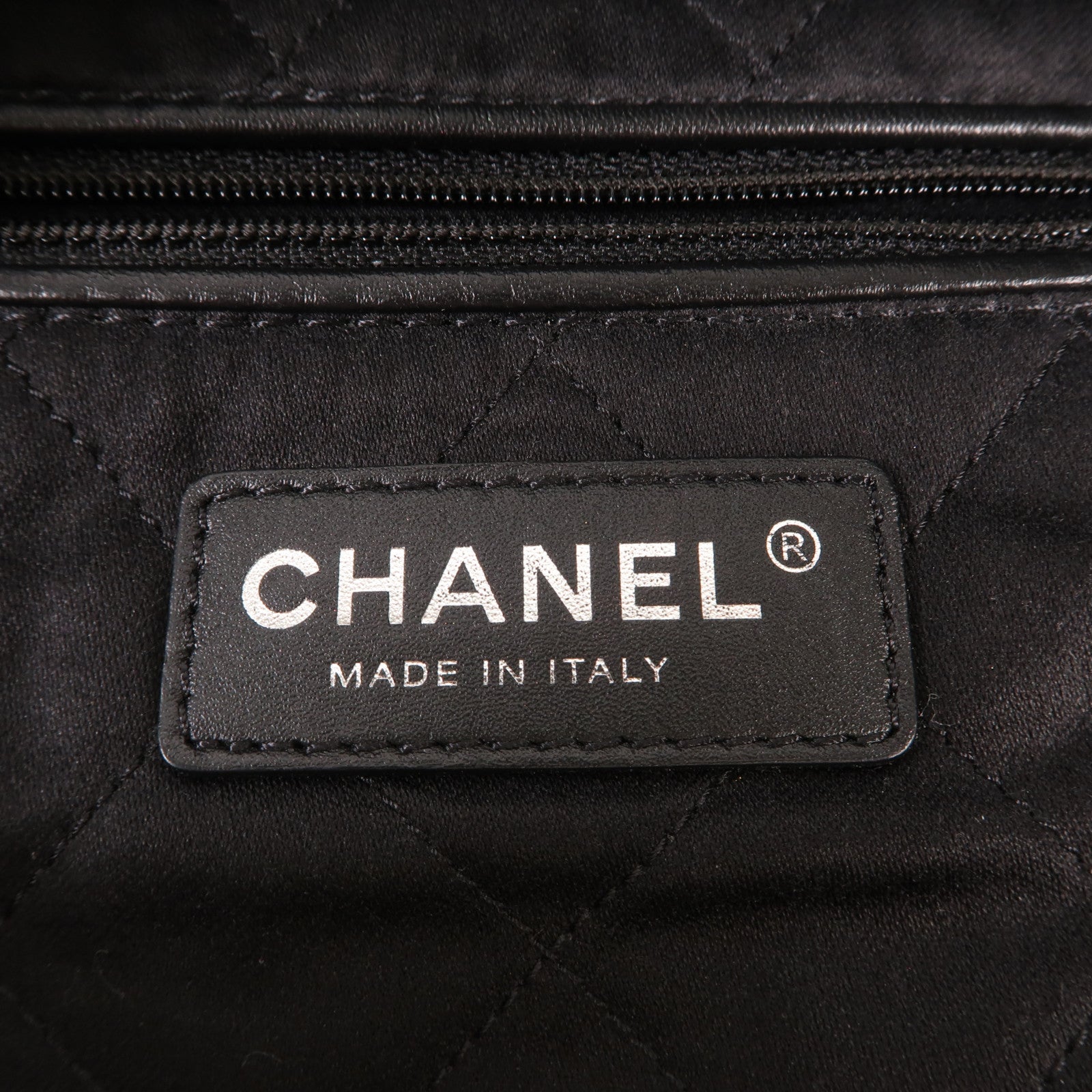 CHANEL 牛皮皮革Chanel 22 Small銀扣鏈帶肩背袋