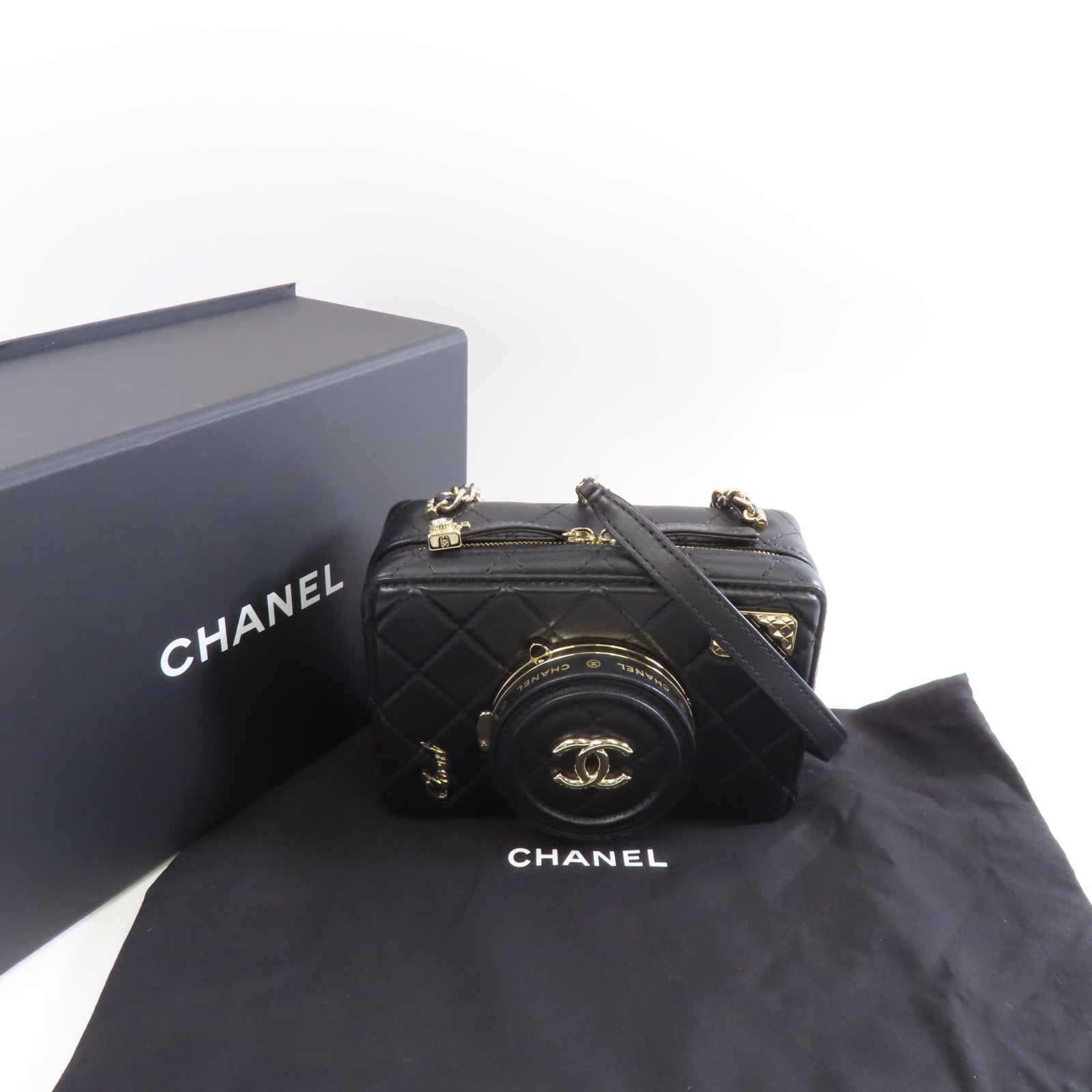 CHANEL 菱格羊皮皮革Camera Bag金扣鏈帶肩背袋黑色– Brand Off