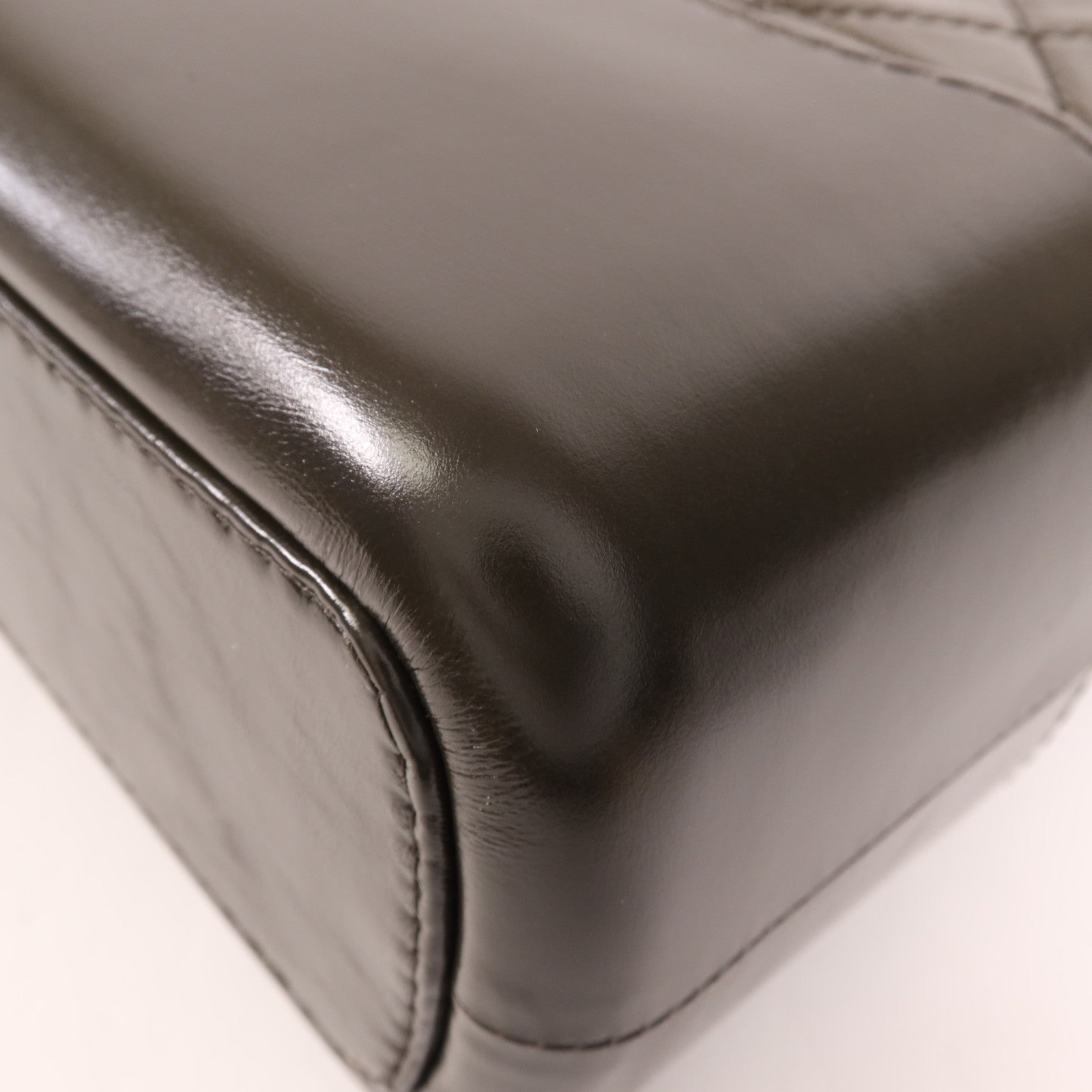 CHANEL 牛皮皮革Gabrielle Medium鏈帶肩背袋