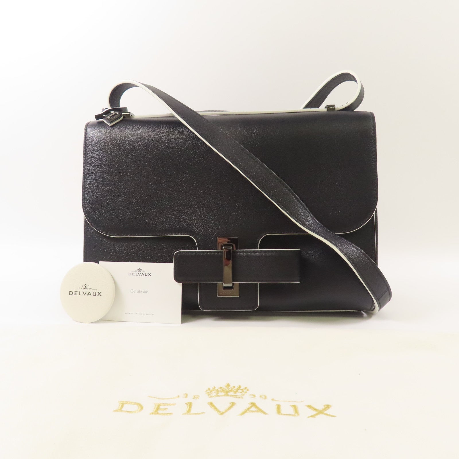 Delvaux 牛皮皮革Delvaux Shoulder Bag銀扣肩背袋黑色