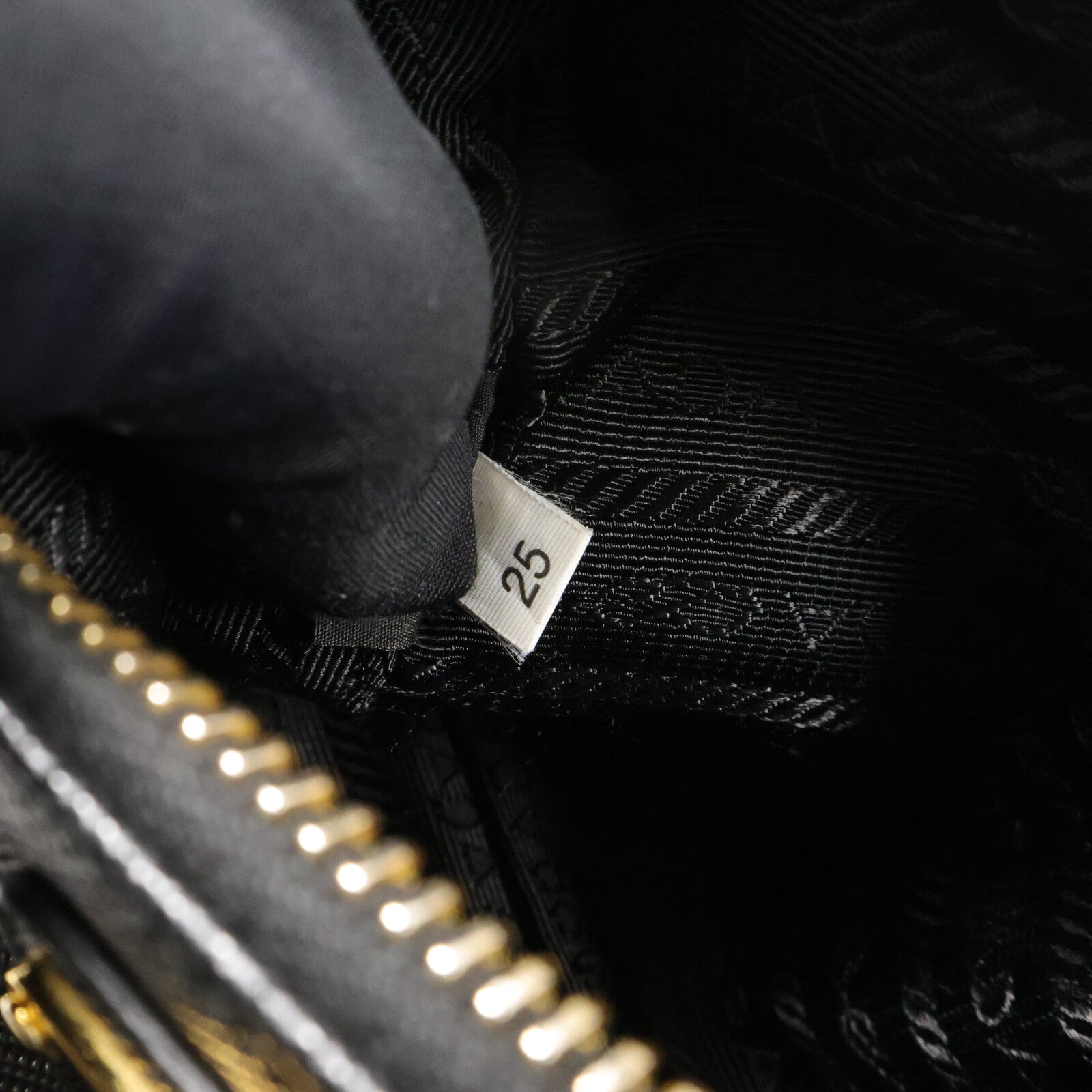 PRADA 牛皮皮革Mini Hobo肩背袋