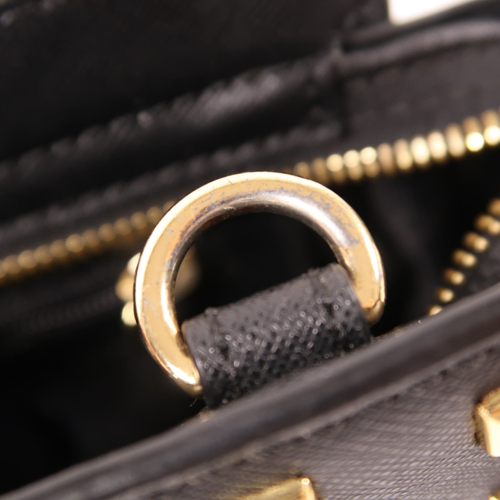 Michael Kors GHW Shoulder Bag Calfskin Leather Black