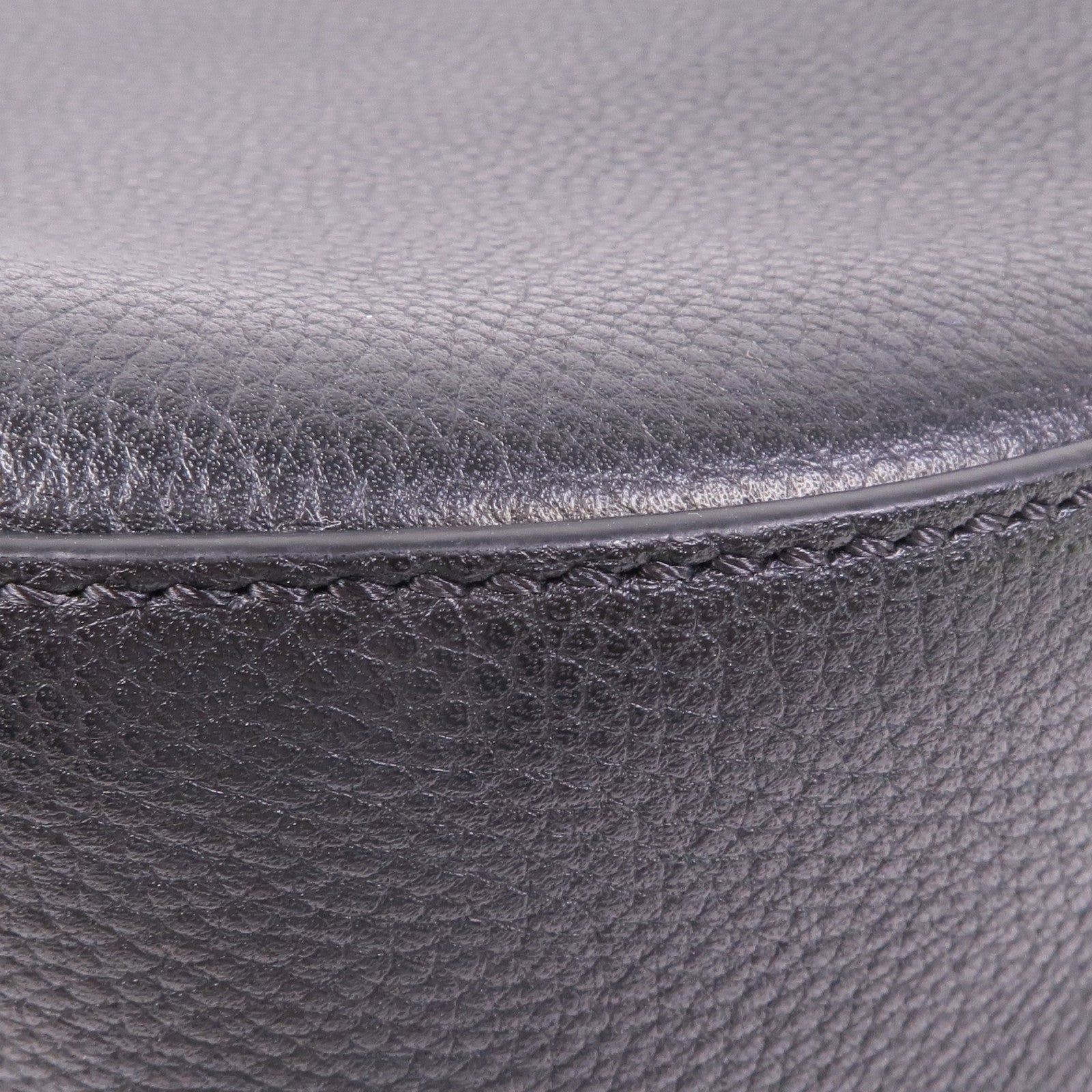 FENDI 牛皮皮革Melon Small銀扣肩背袋