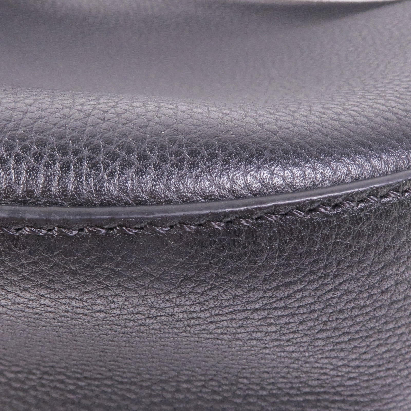 FENDI 牛皮皮革Melon Small銀扣肩背袋