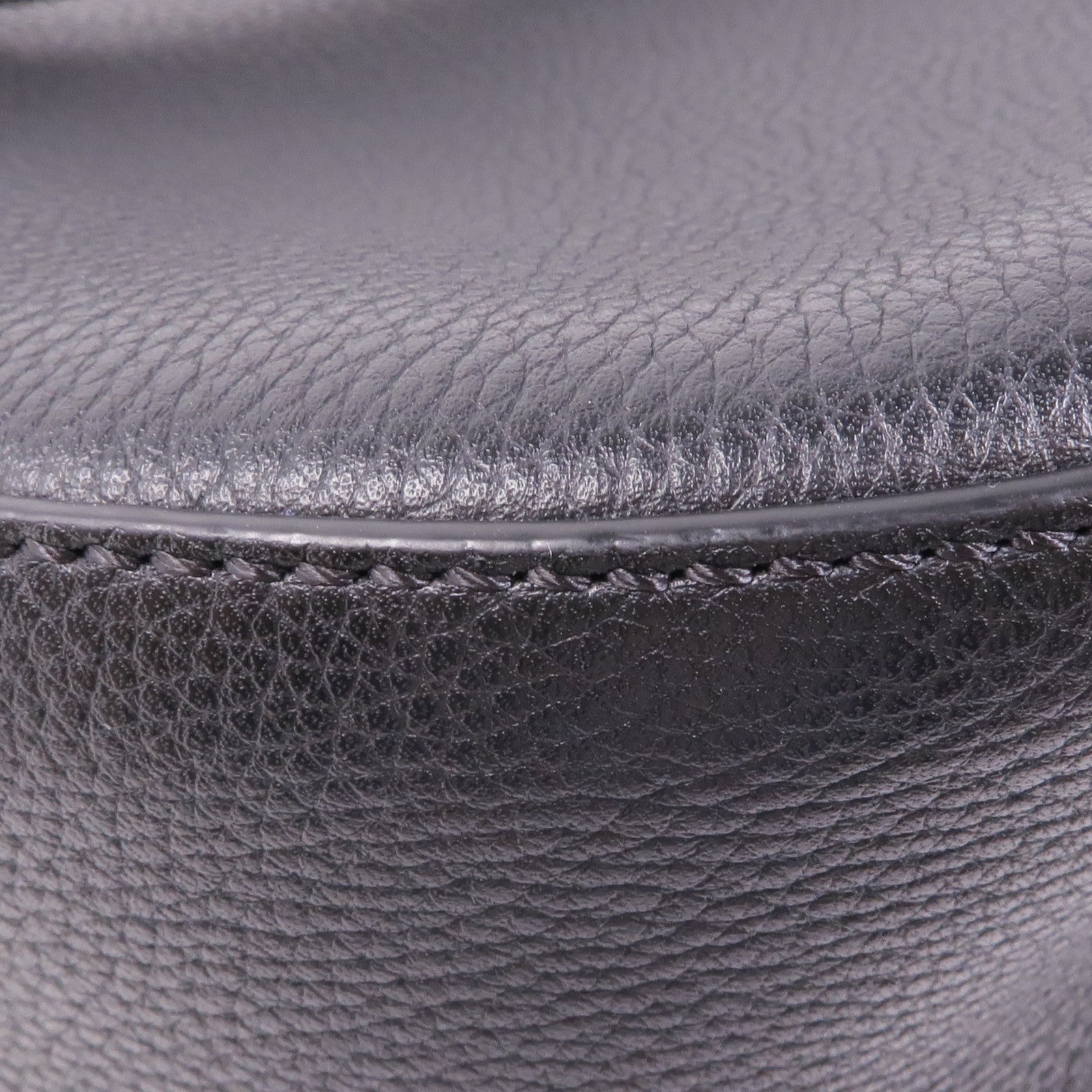 FENDI 牛皮皮革Melon Small銀扣肩背袋