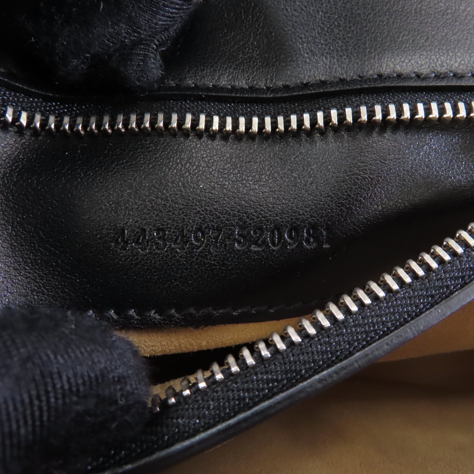 GUCCI 牛皮皮革GG Marmont銀扣肩背袋黑色