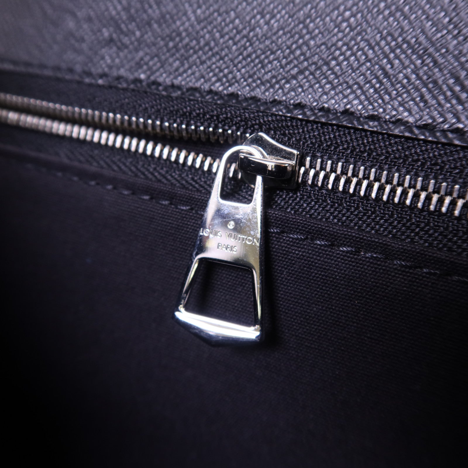 LOUIS VUITTON Epi Clery銀扣手挽肩背兩用袋
