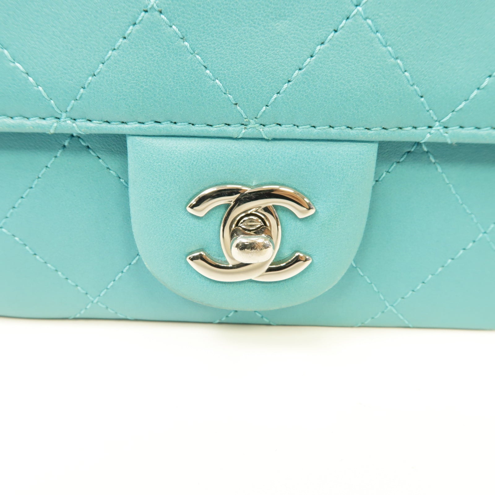 CHANEL 菱格牛皮皮革Chain Shoulder Bag銀扣鏈帶肩背袋淺藍色