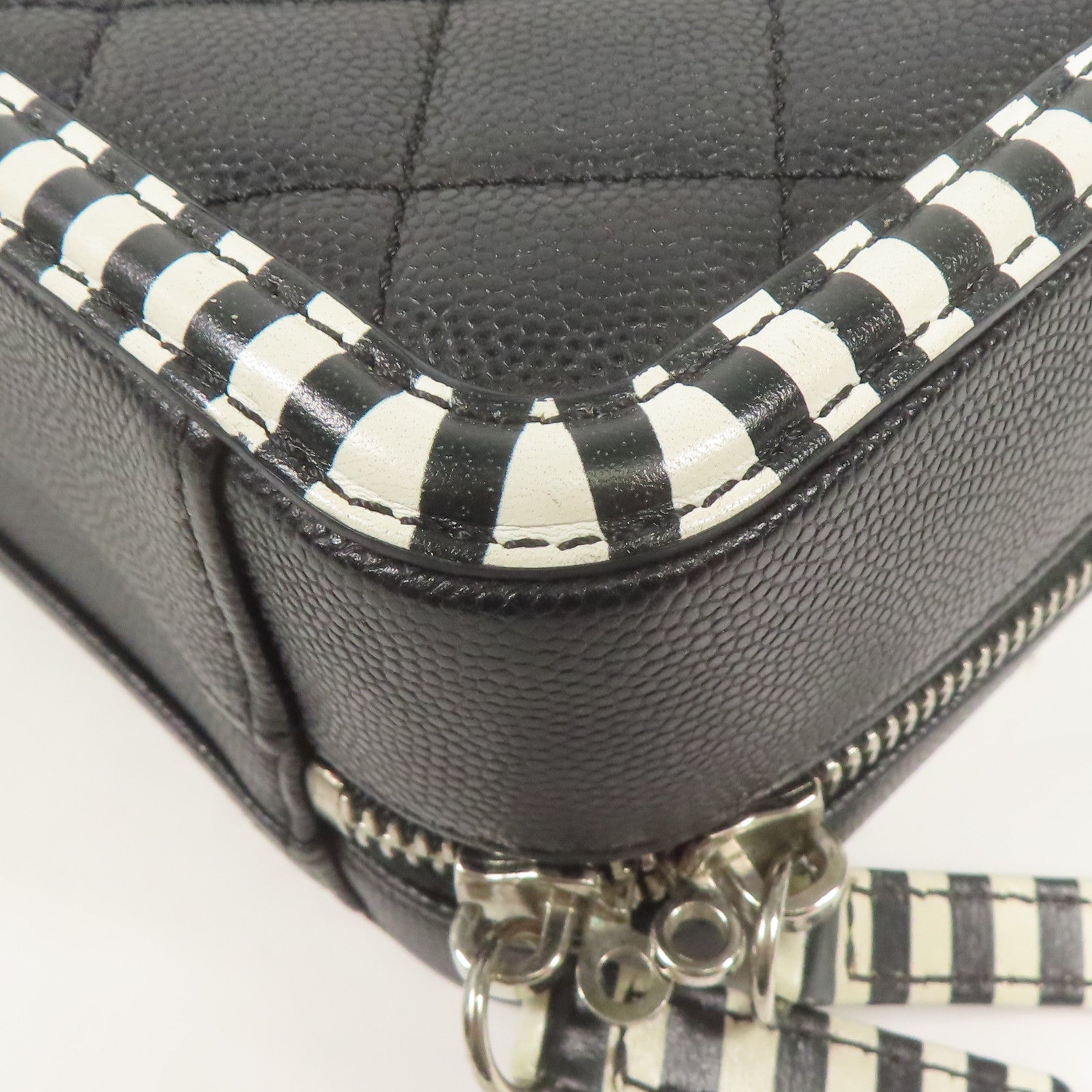 CHANEL 牛皮皮革Vanity Case銀扣鏈帶手挽肩背兩用袋