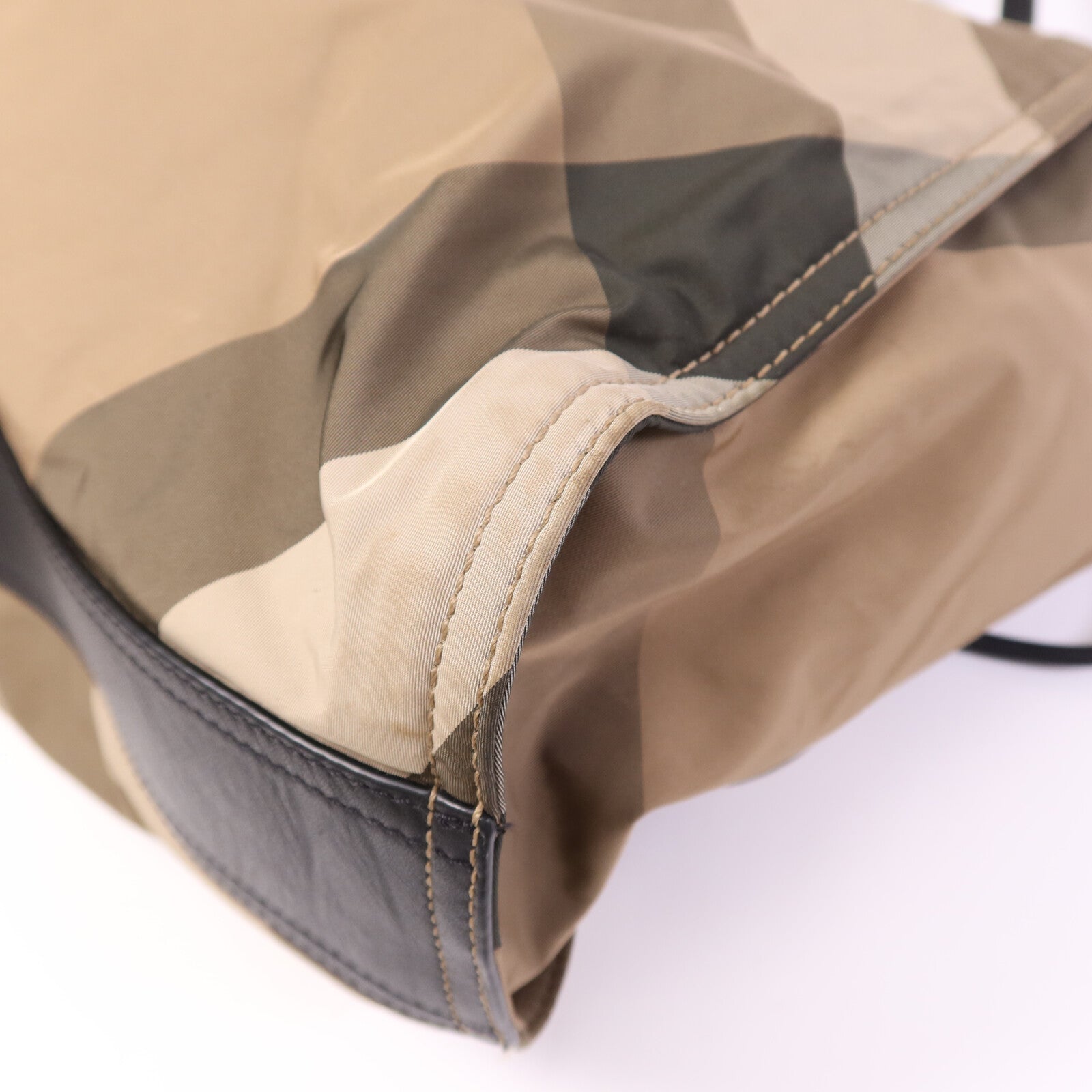 BURBERRY 尼龍Buckleigh Tote肩背袋