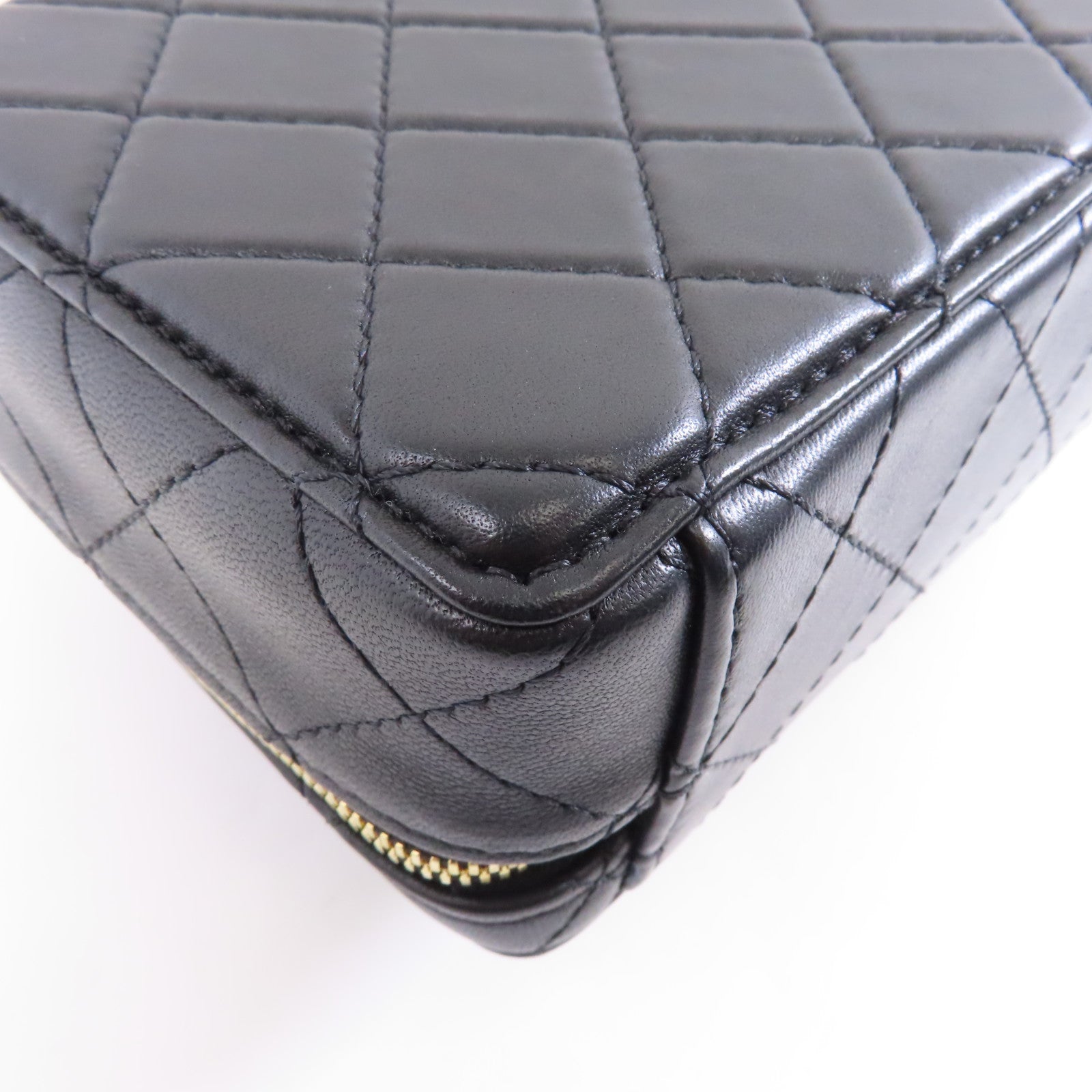 CHANEL 菱格羊皮皮革Camera Bag金扣鏈帶肩背袋黑色