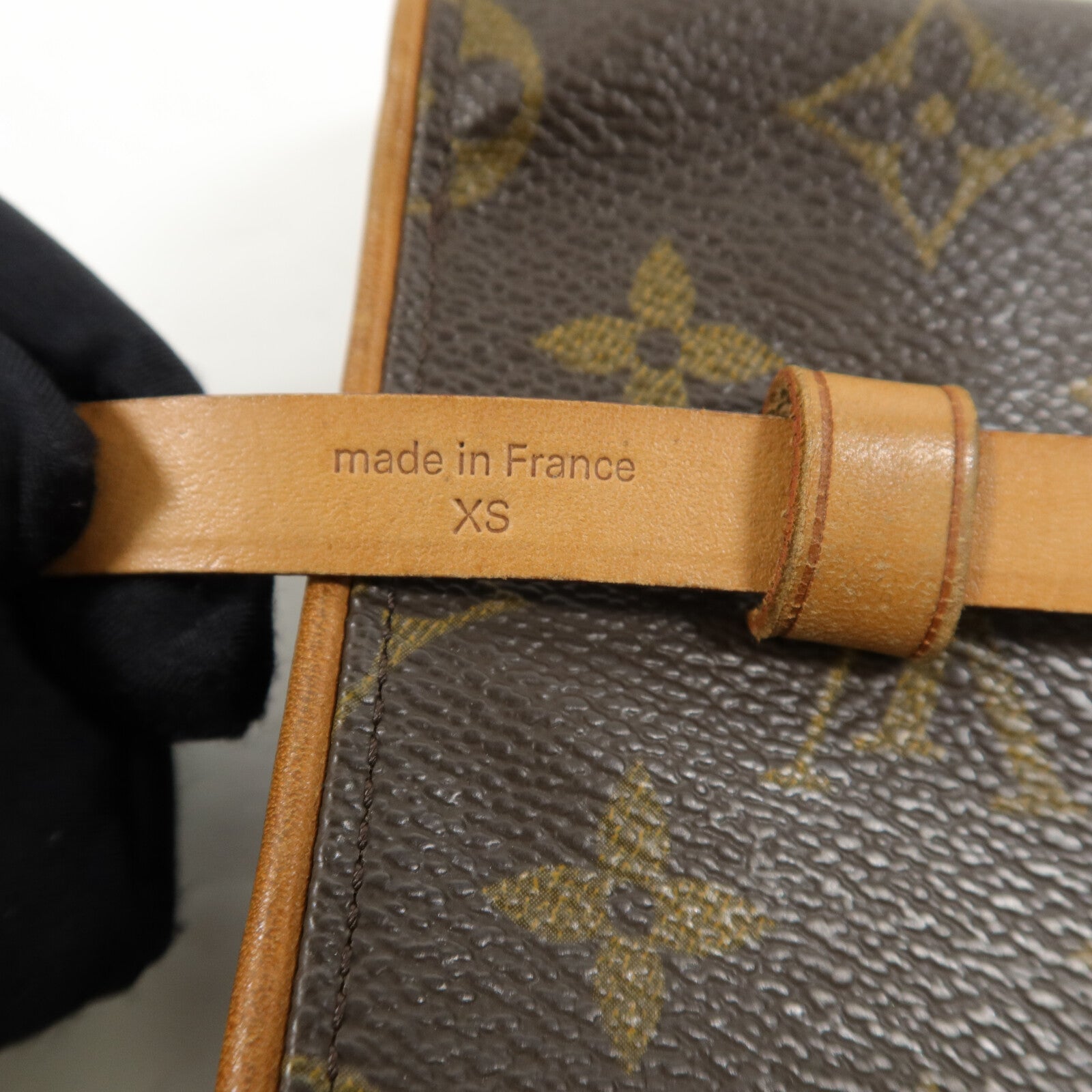LOUIS VUITTON Monogram Pochette Florentine腰包