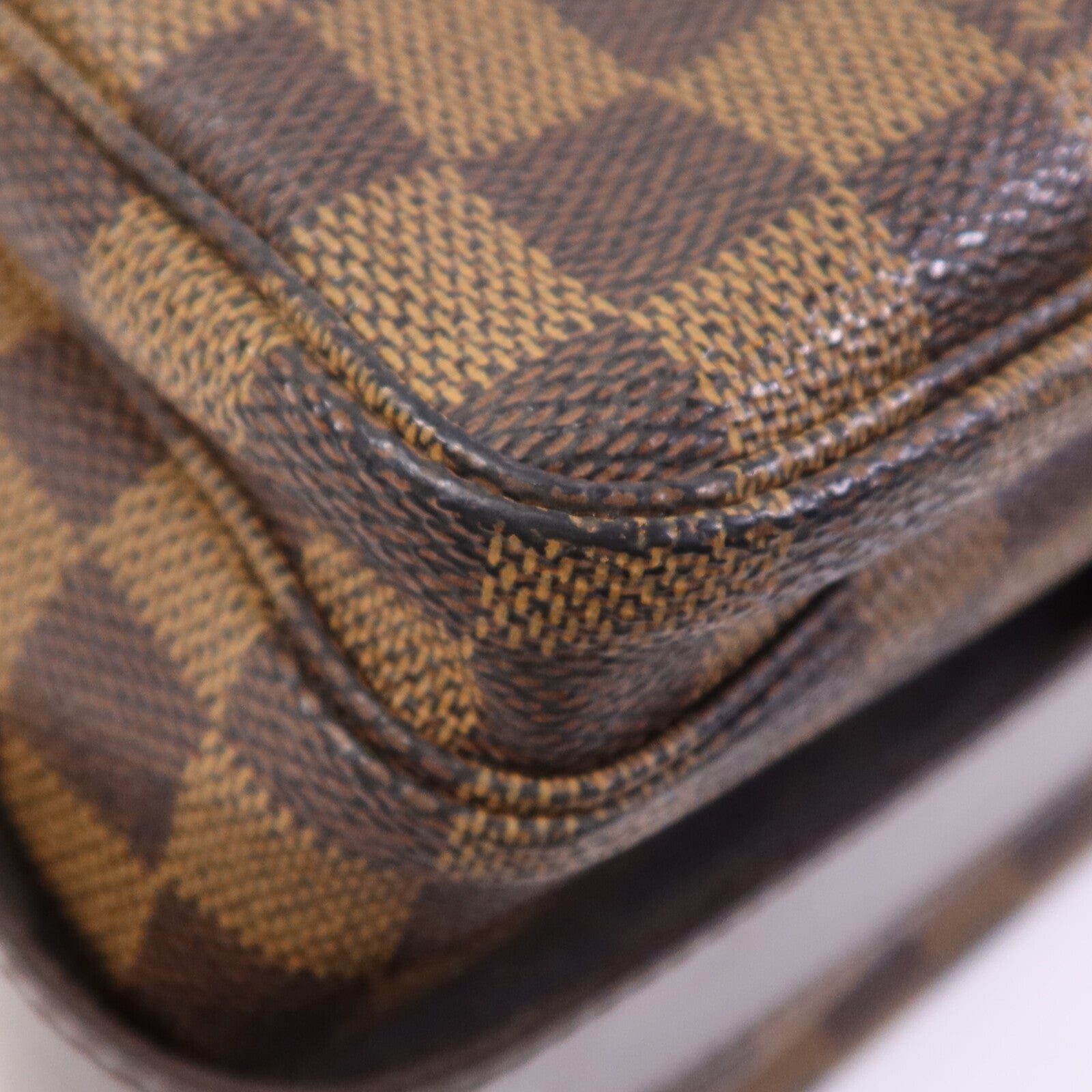 LOUIS VUITTON Damier Naviglio金扣肩背袋