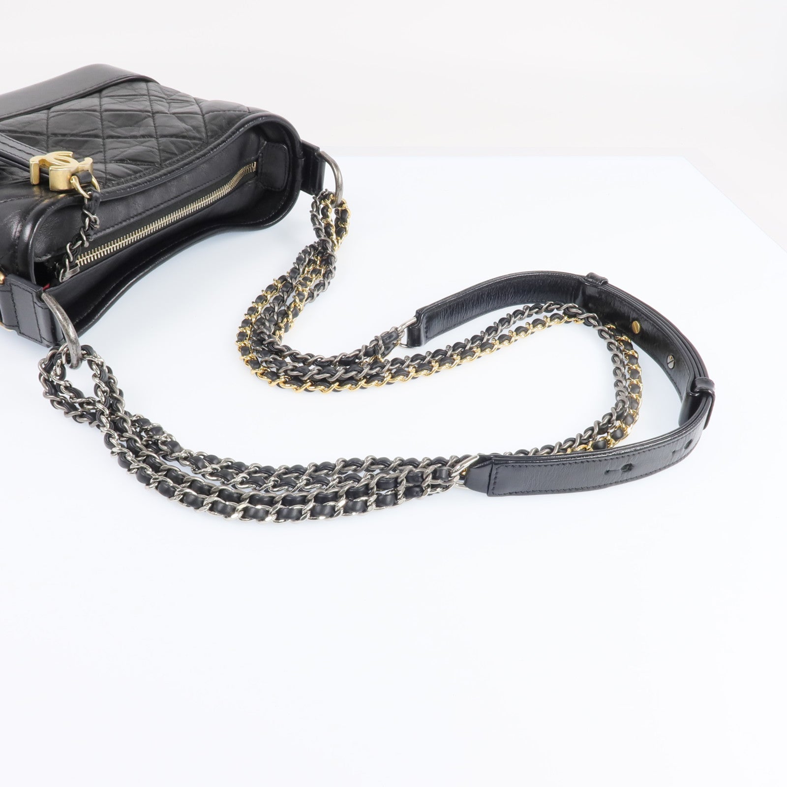 CHANEL 牛皮皮革Gabrielle Small 金銀鏈帶肩背包