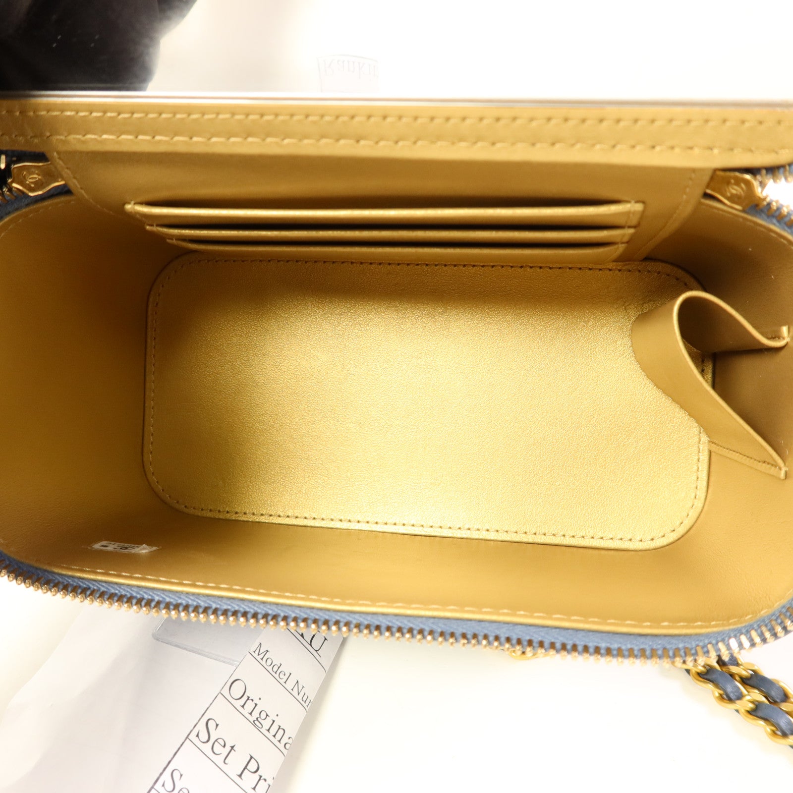 CHANEL 羊皮皮革Vanity Case金扣鏈帶肩背袋