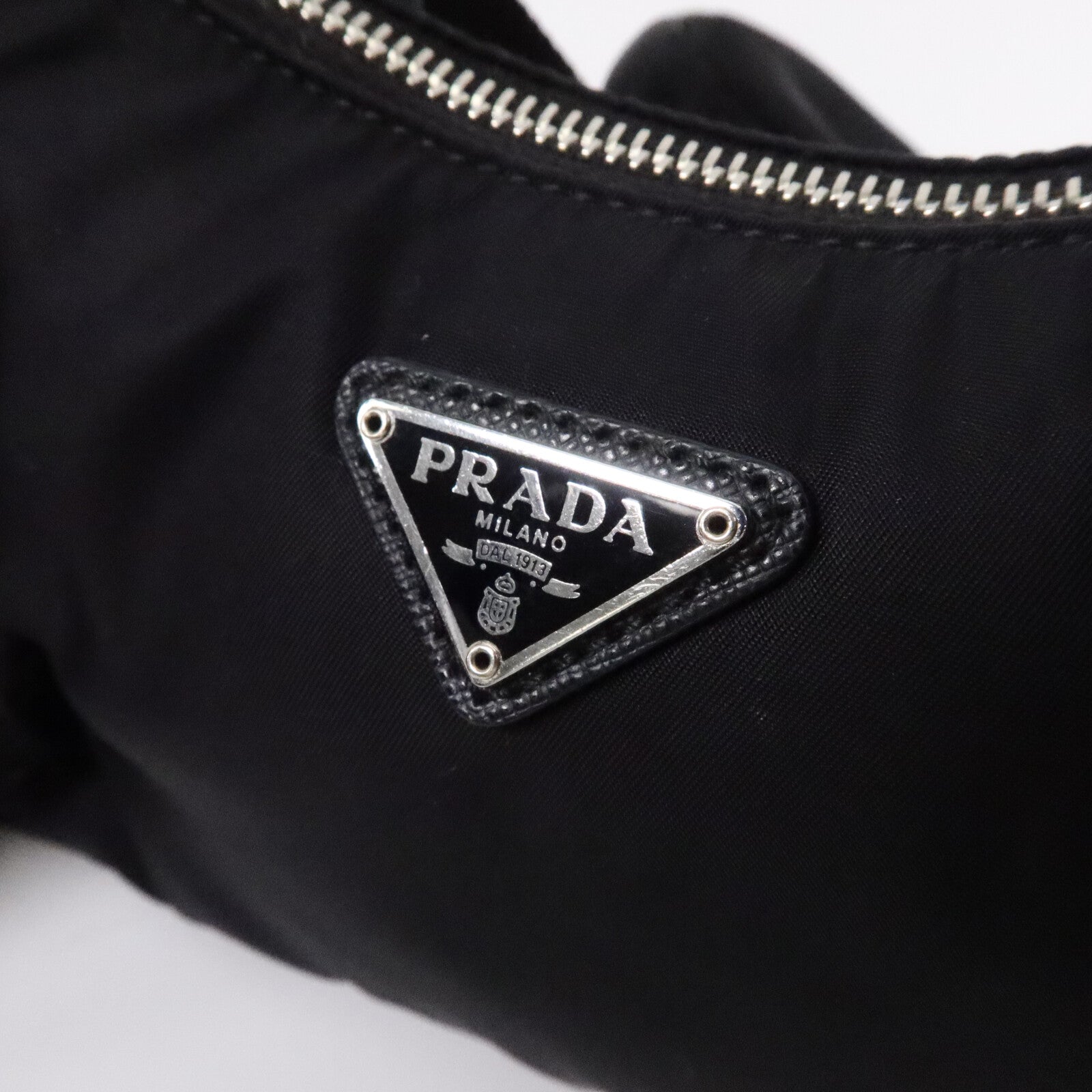 PRADA 尼龍Re-Edition 2005銀扣手挽肩背兩用袋
