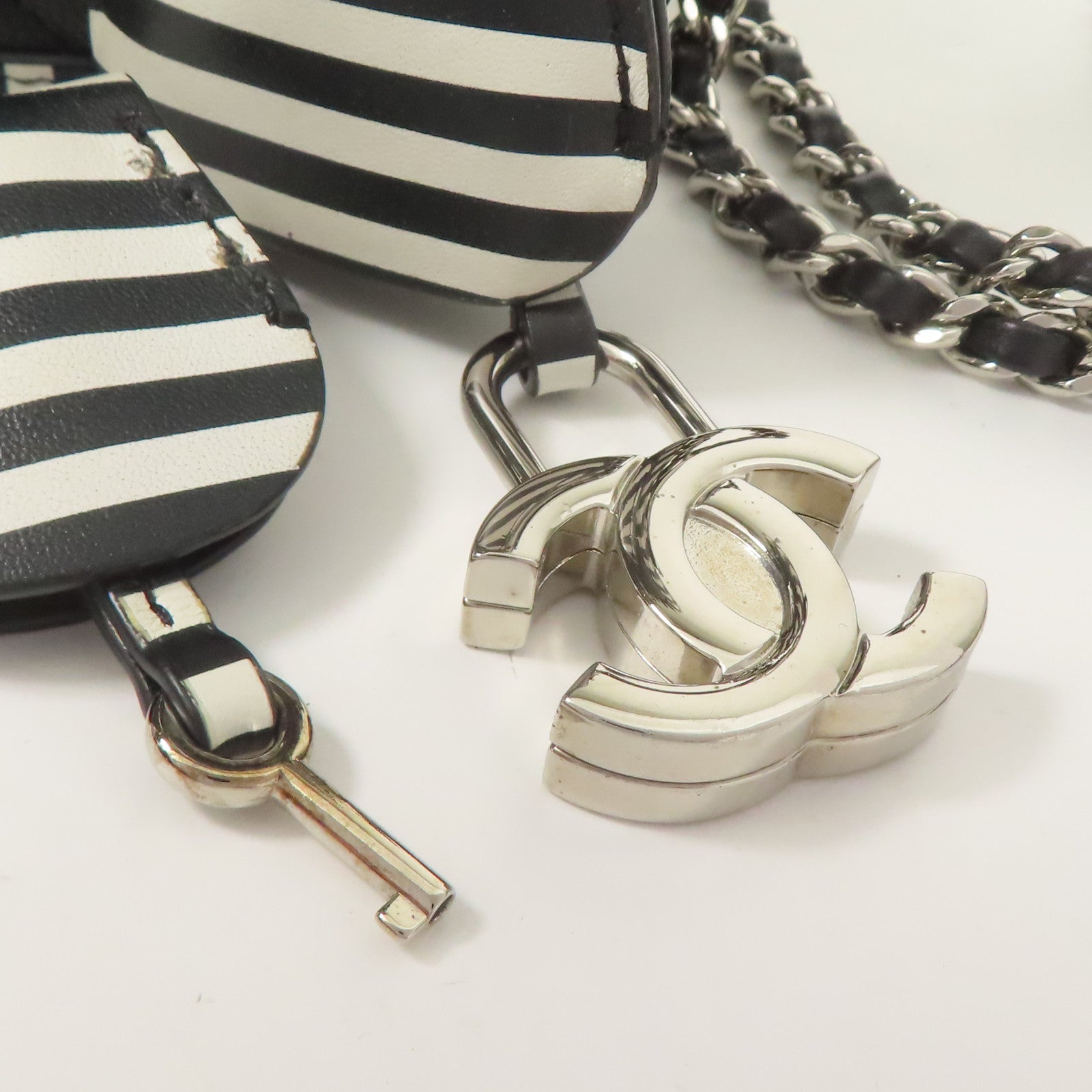 CHANEL 牛皮皮革Vanity Case銀扣鏈帶手挽肩背兩用袋