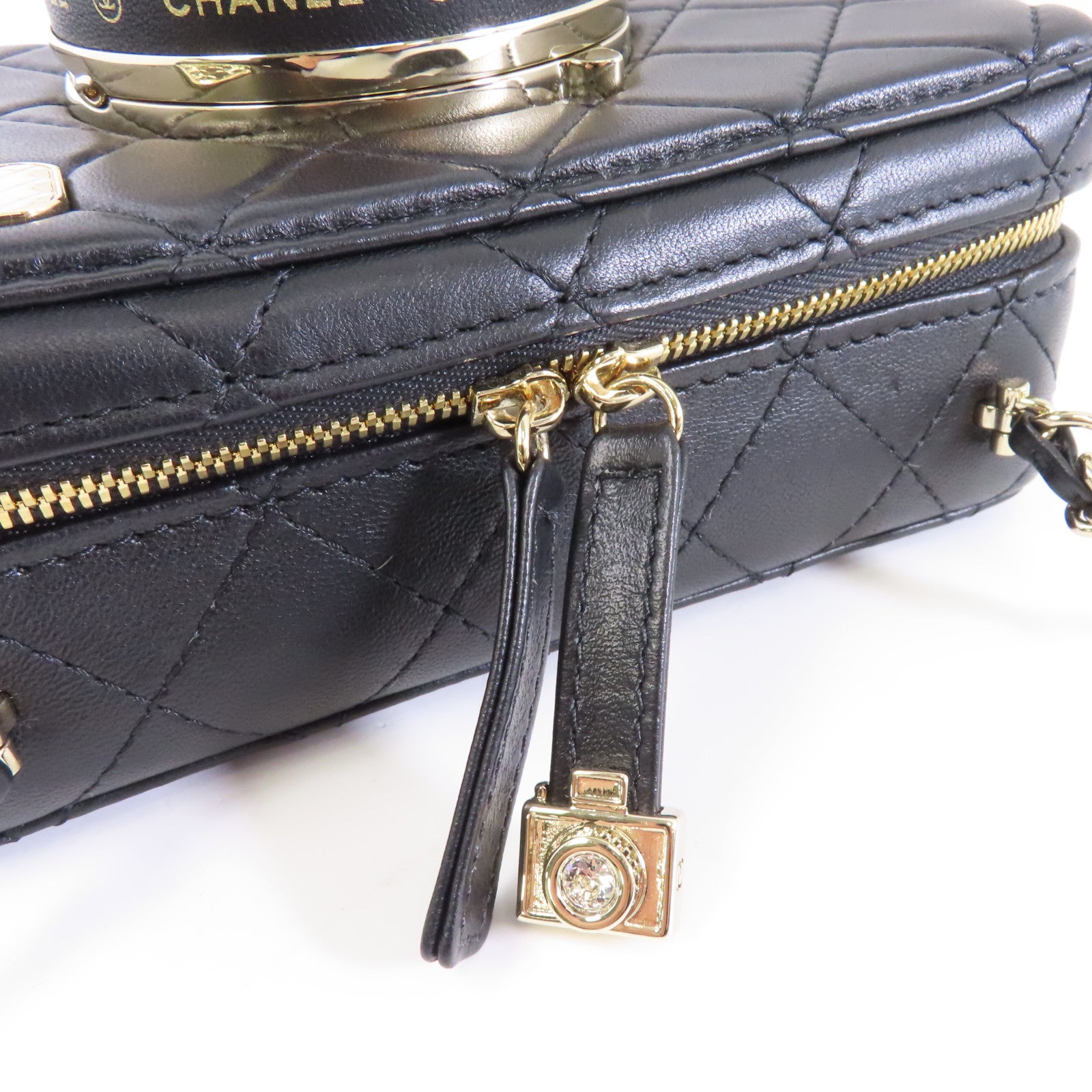 CHANEL 菱格羊皮皮革Camera Bag金扣鏈帶肩背袋黑色