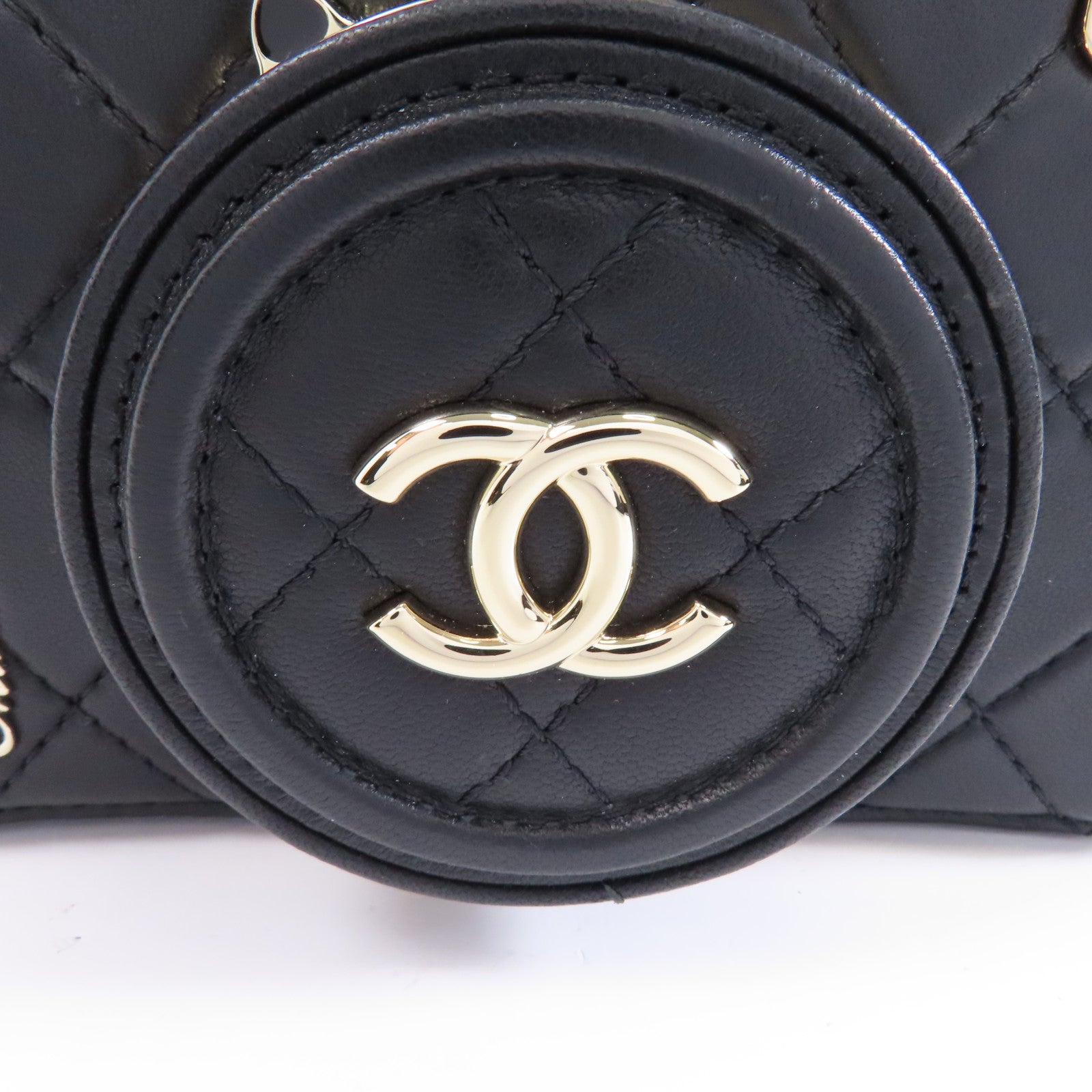 CHANEL 菱格羊皮皮革Camera Bag金扣鏈帶肩背袋黑色