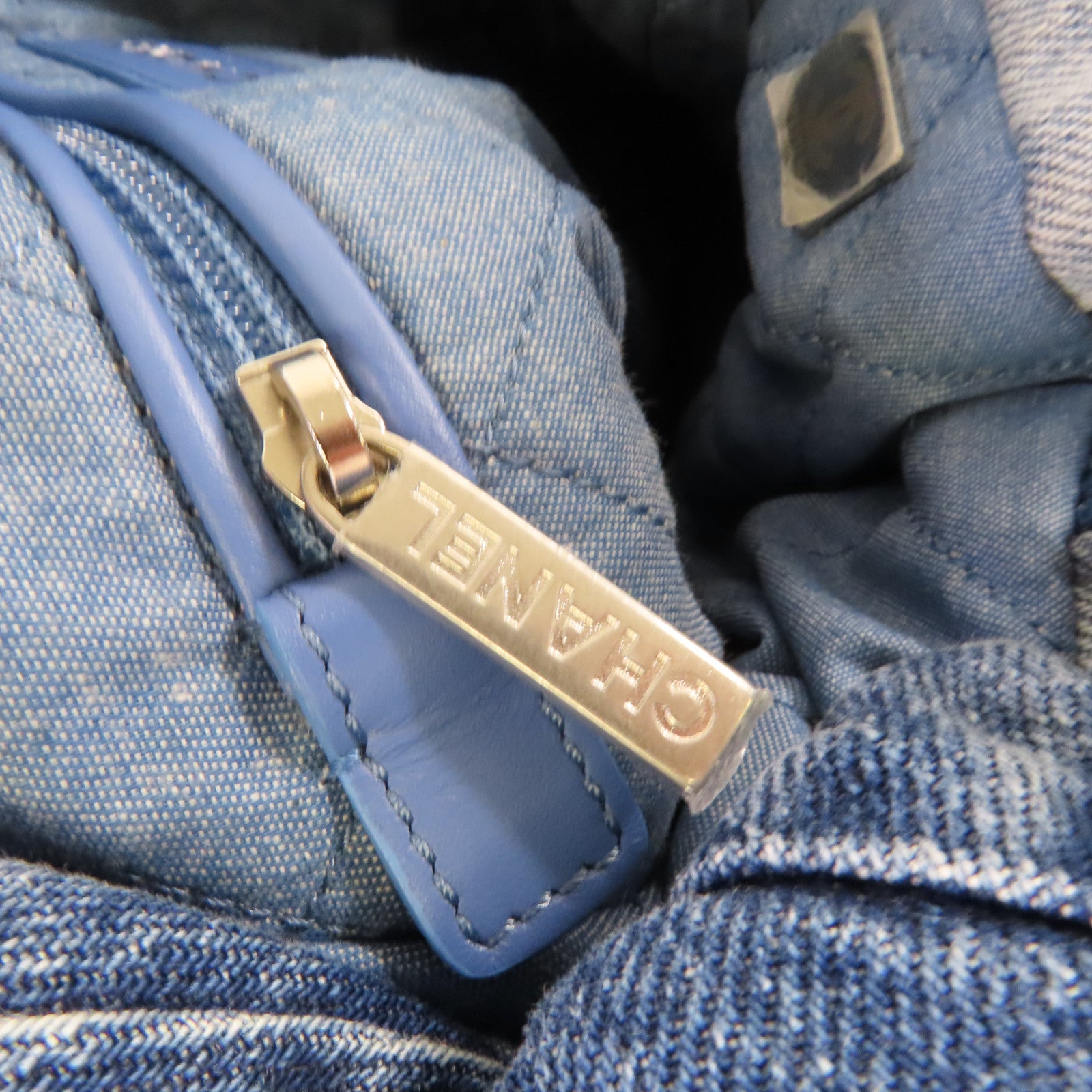 CHANEL **【激減優惠】菱格牛仔布Chanel 22 Backpack背包藍色
