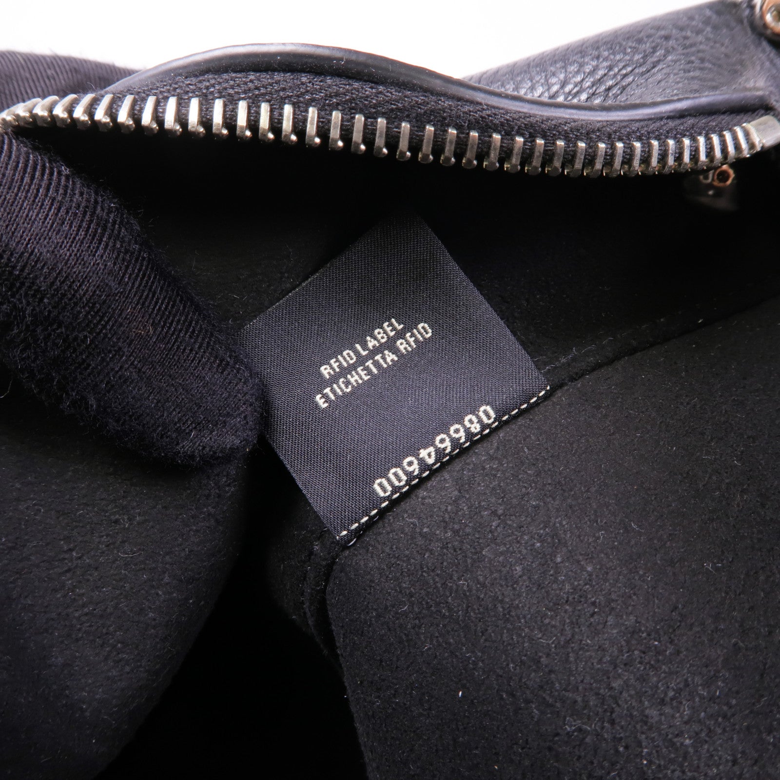 FENDI 牛皮皮革Melon Small銀扣肩背袋