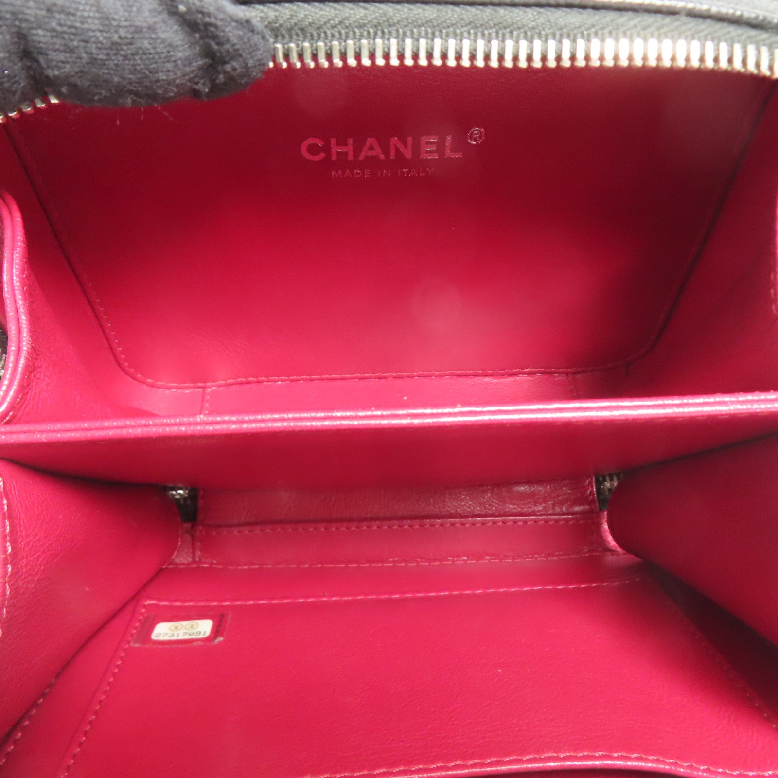 CHANEL 牛皮皮革Vanity Case銀扣鏈帶手挽肩背兩用袋