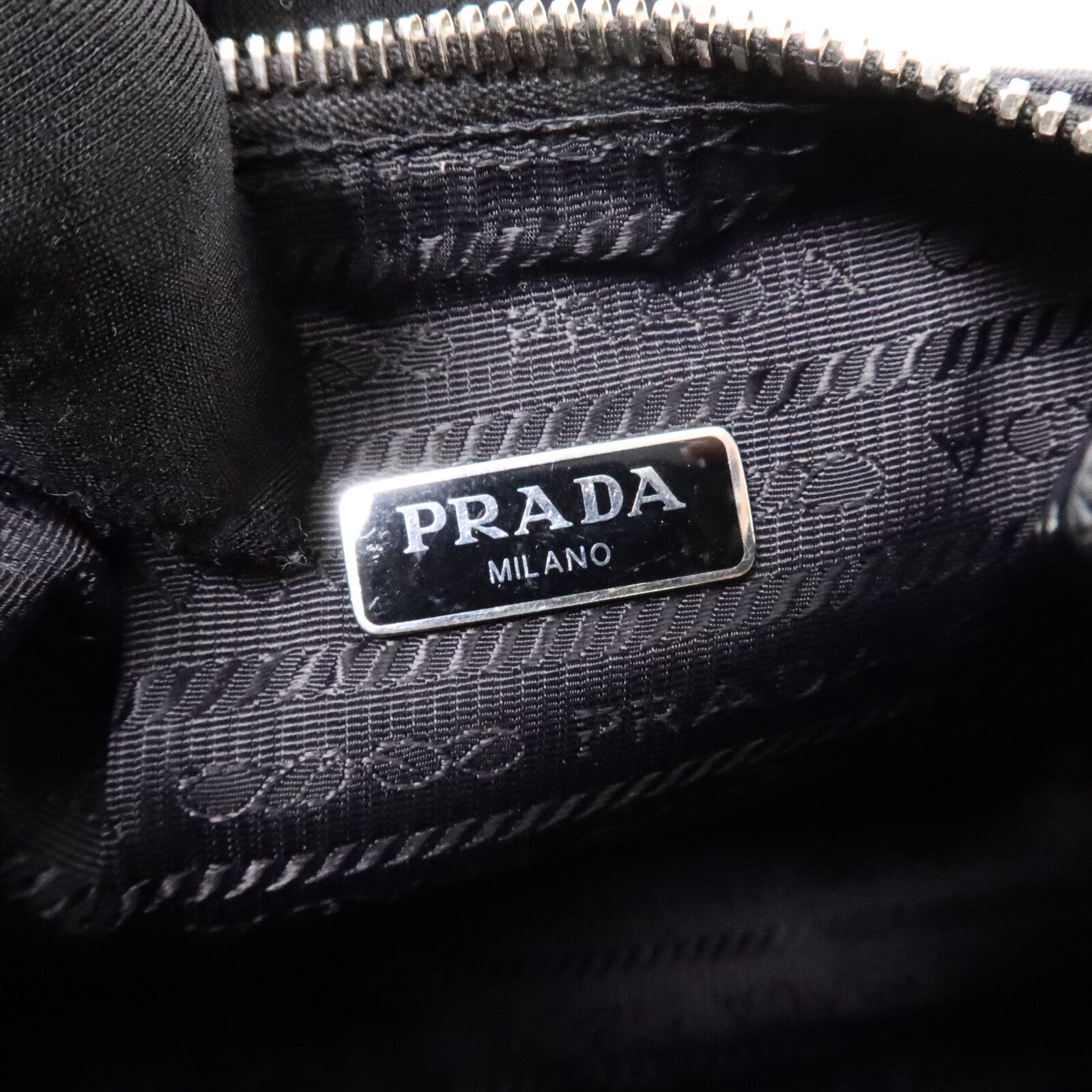 PRADA 尼龍Re-Edition 2005銀扣手挽肩背兩用袋