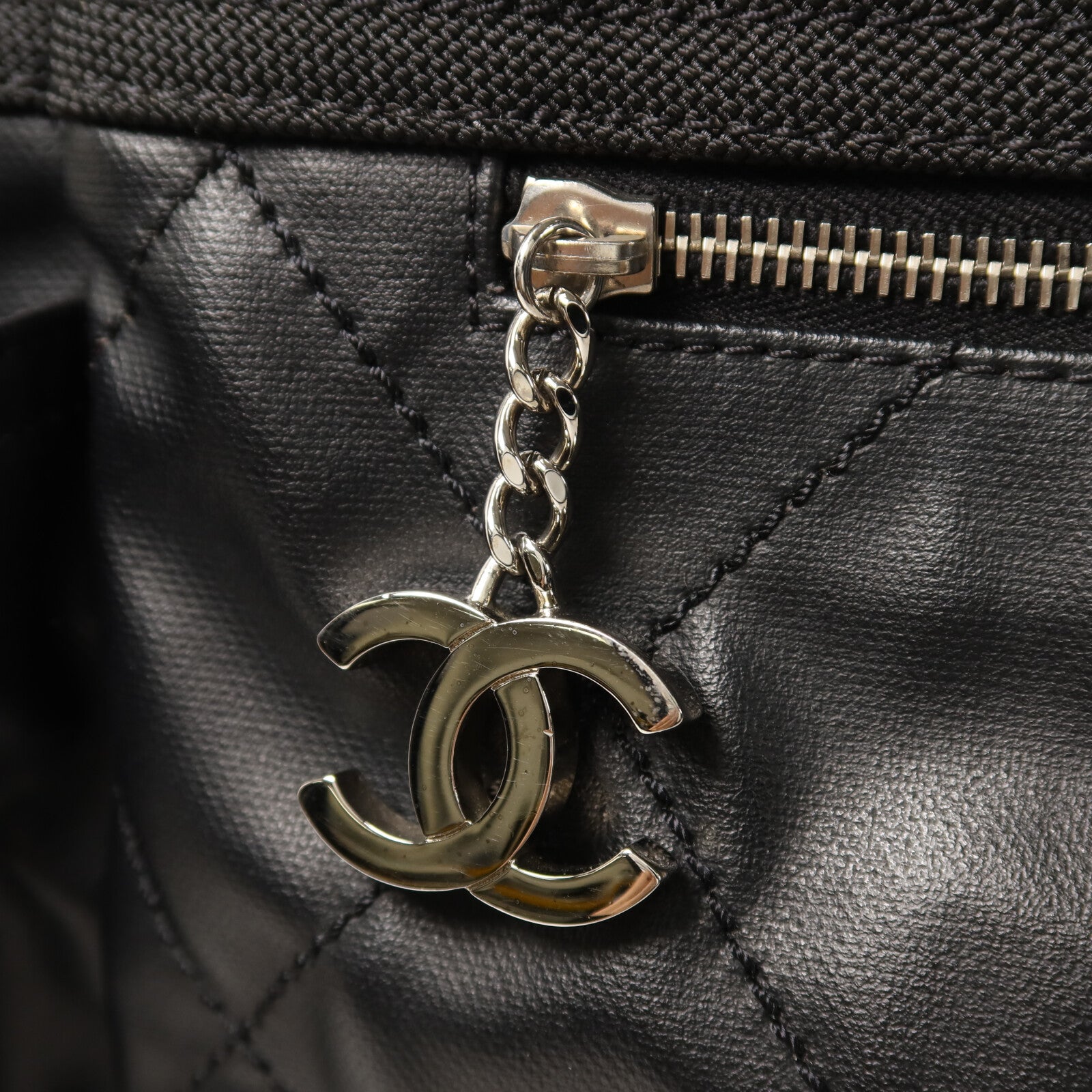 CHANEL 塗層帆布Paris-Biarritz Tote Bag銀扣手挽袋