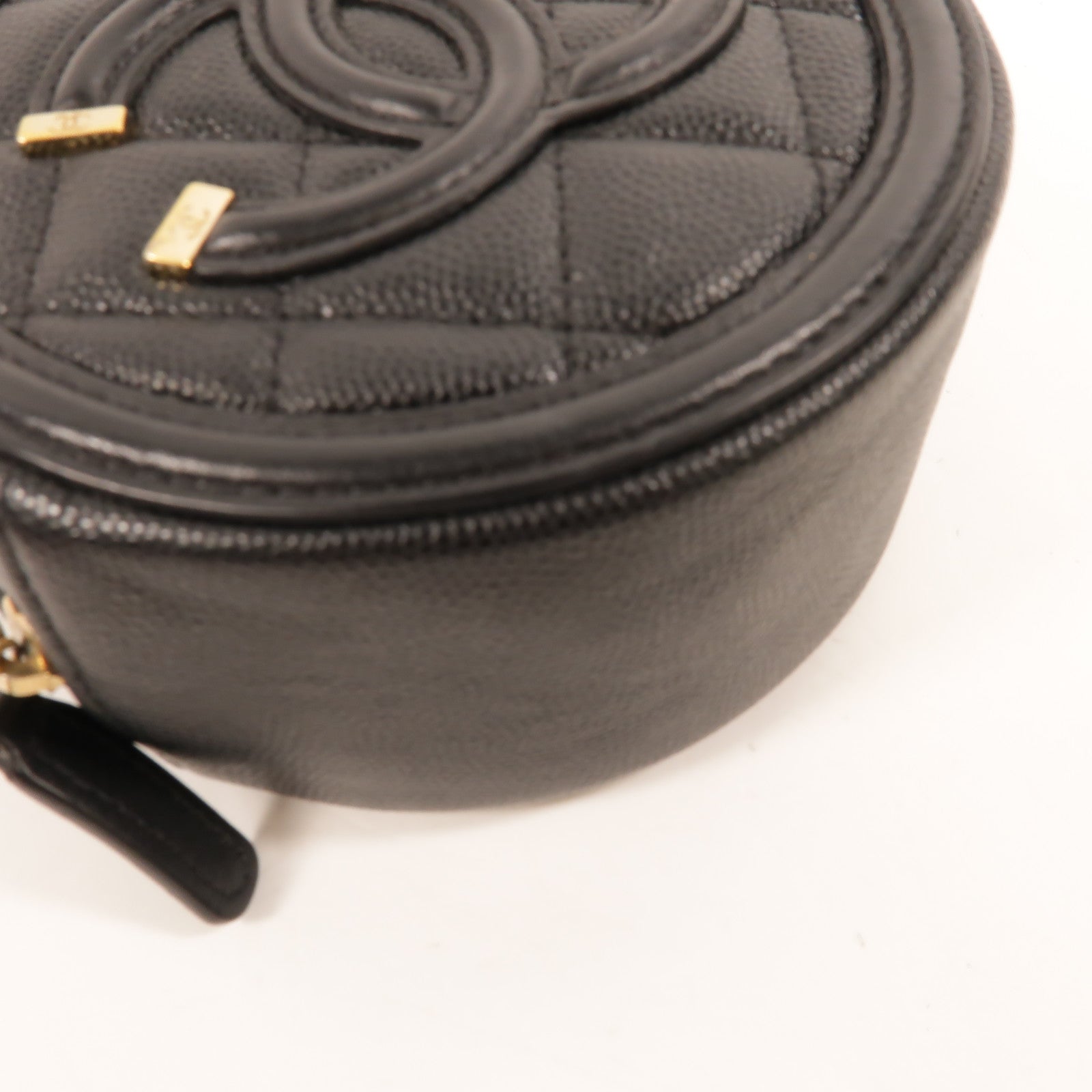 CHANEL 牛皮皮革Round CC Filigree Bag肩背袋