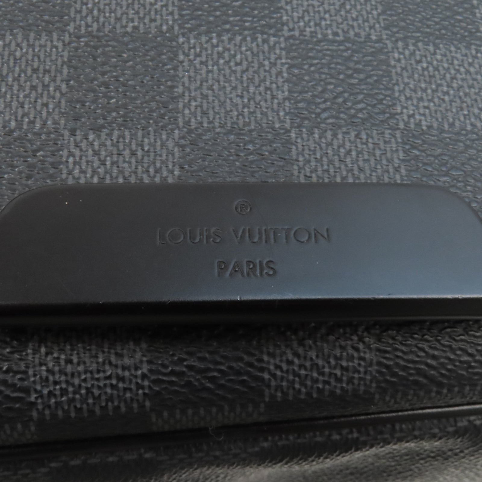 LOUIS VUITTON 【激減優惠】Damier Graphite Daniel MM銀扣肩背袋黑色