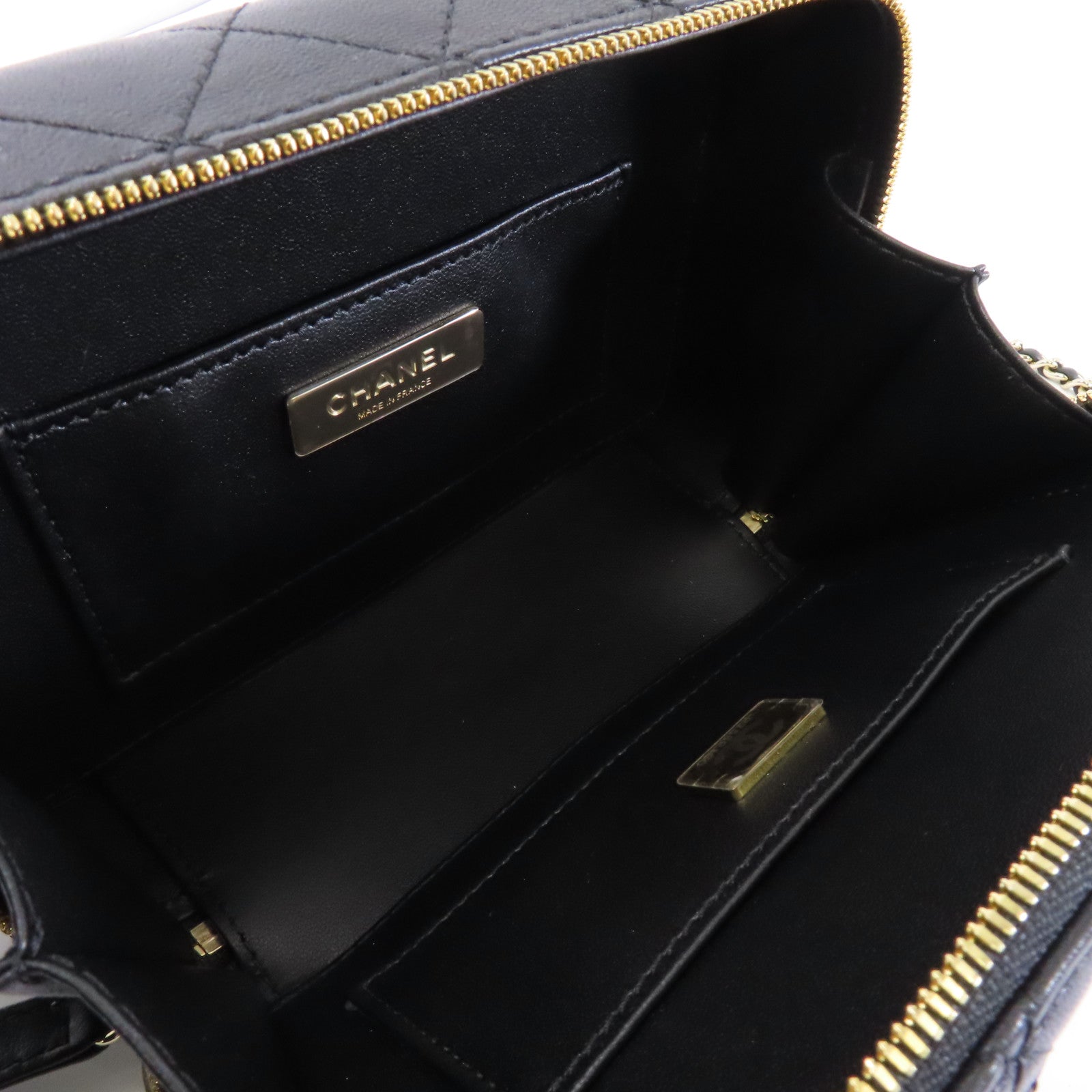 CHANEL 菱格羊皮皮革Camera Bag金扣鏈帶肩背袋黑色– Brand Off