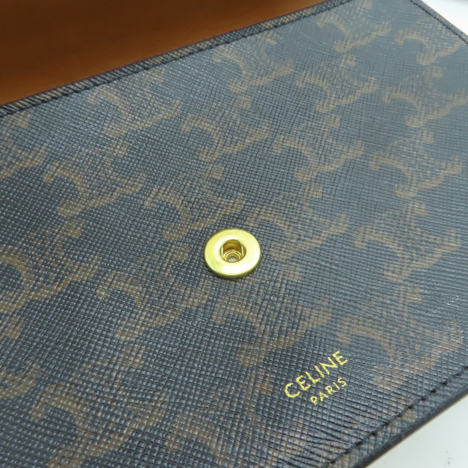 CELINE 塗層帆布Wallet On Strap金扣肩背袋啡色
