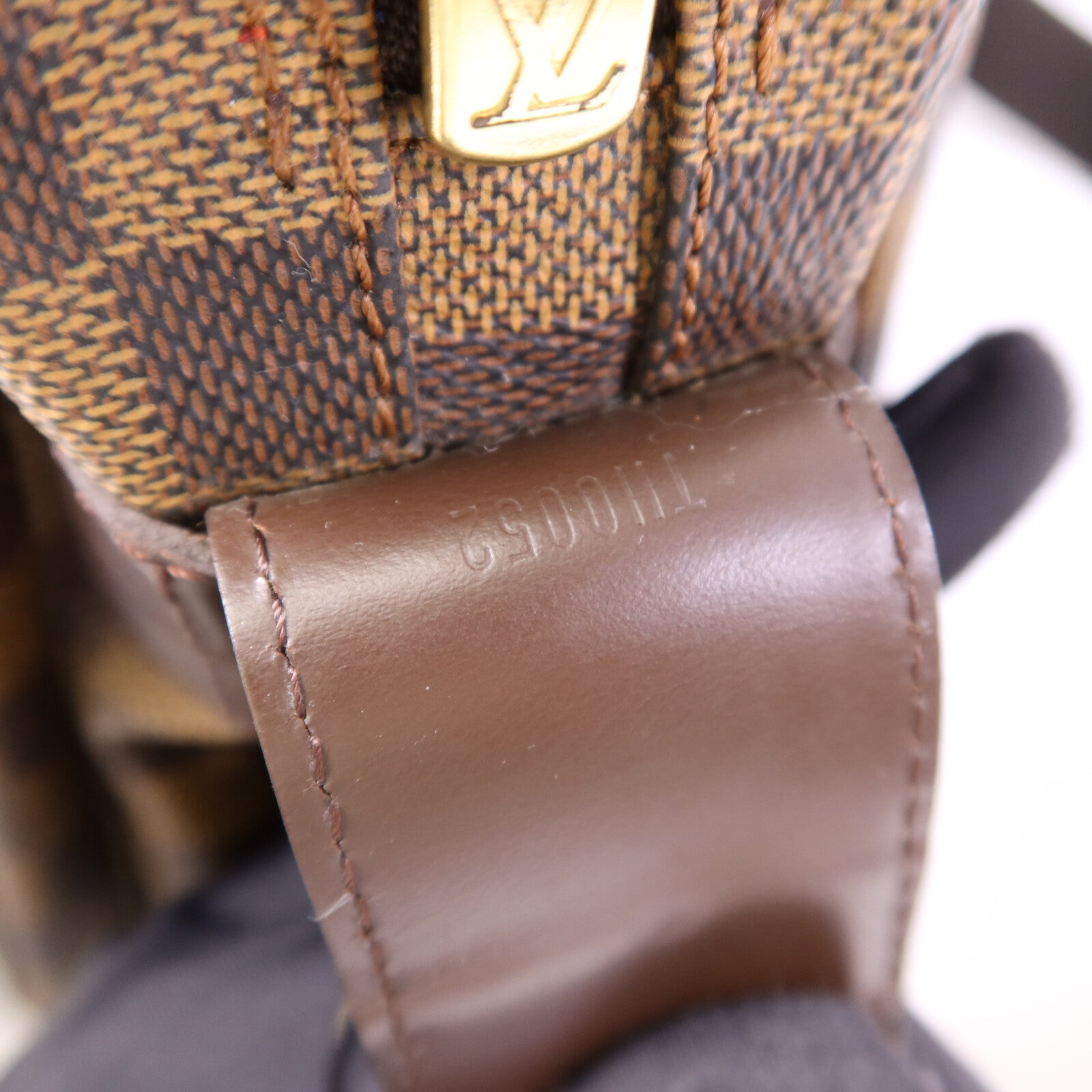 LOUIS VUITTON Damier Naviglio金扣肩背袋