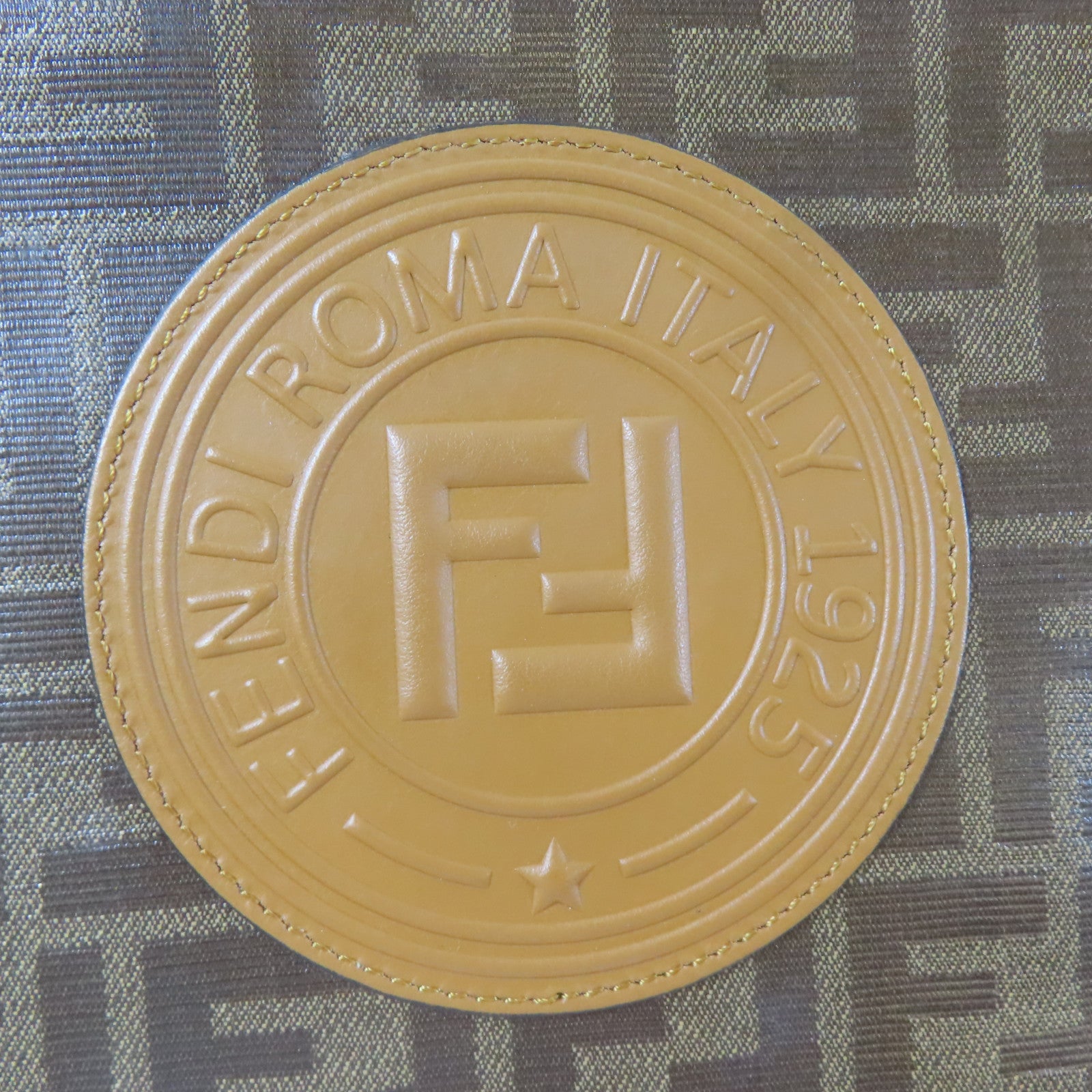 FENDI 牛皮皮革/塗層帆布Shoulder Bag金扣肩背袋啡色