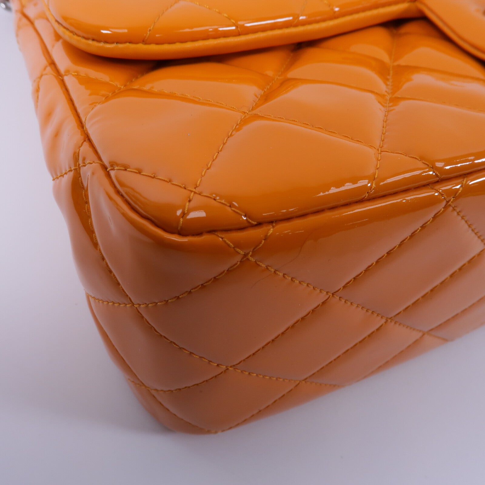 CHANEL 漆皮皮革Large Classic鏈帶肩背袋