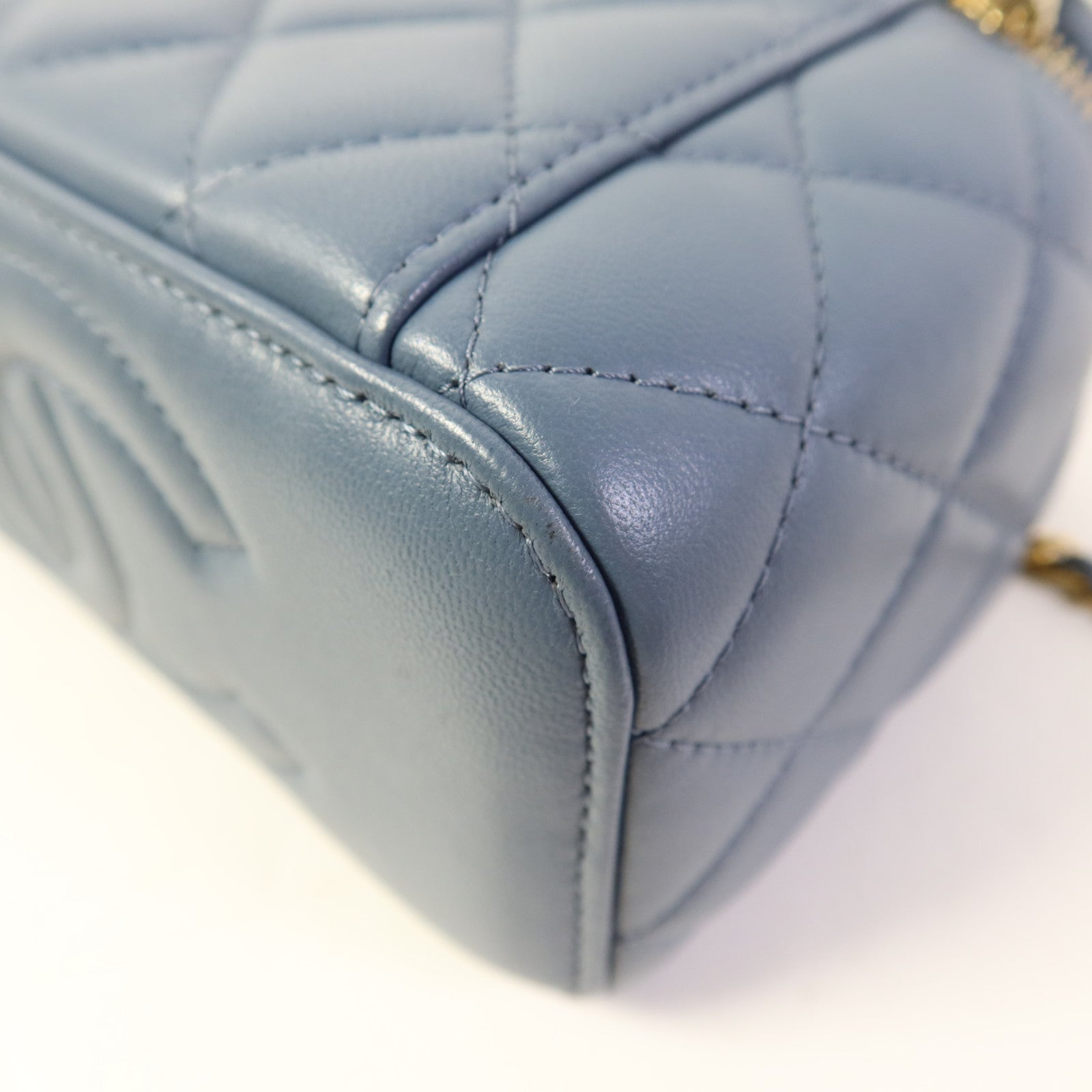 CHANEL 羊皮皮革Vanity Case金扣鏈帶肩背袋