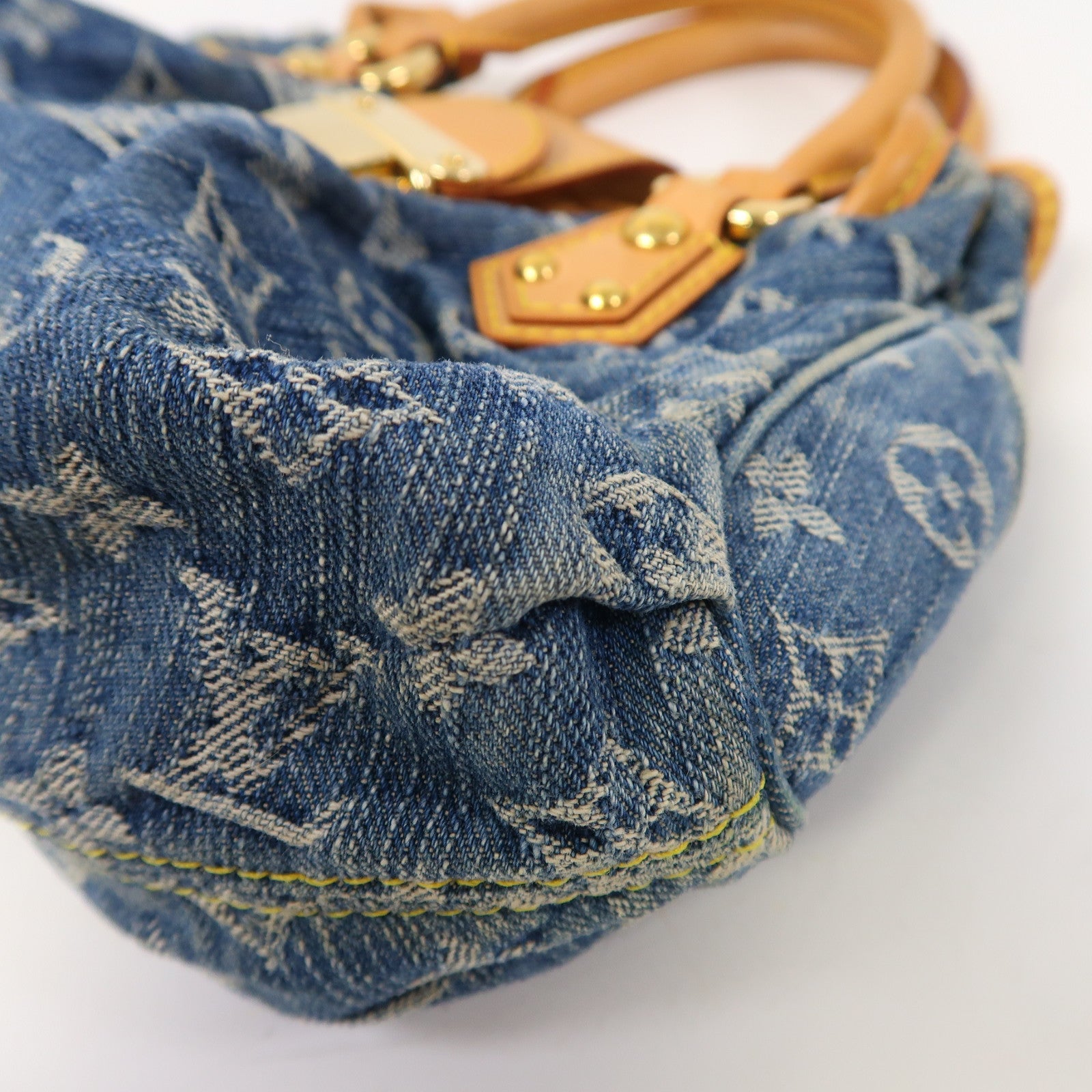 LOUIS VUITTON Monogram Denim Pleaty金扣手挽袋藍色