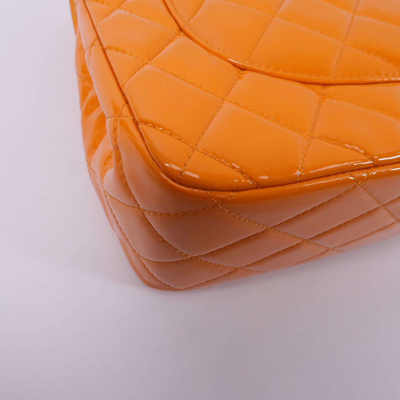 CHANEL 漆皮皮革Large Classic鏈帶肩背袋
