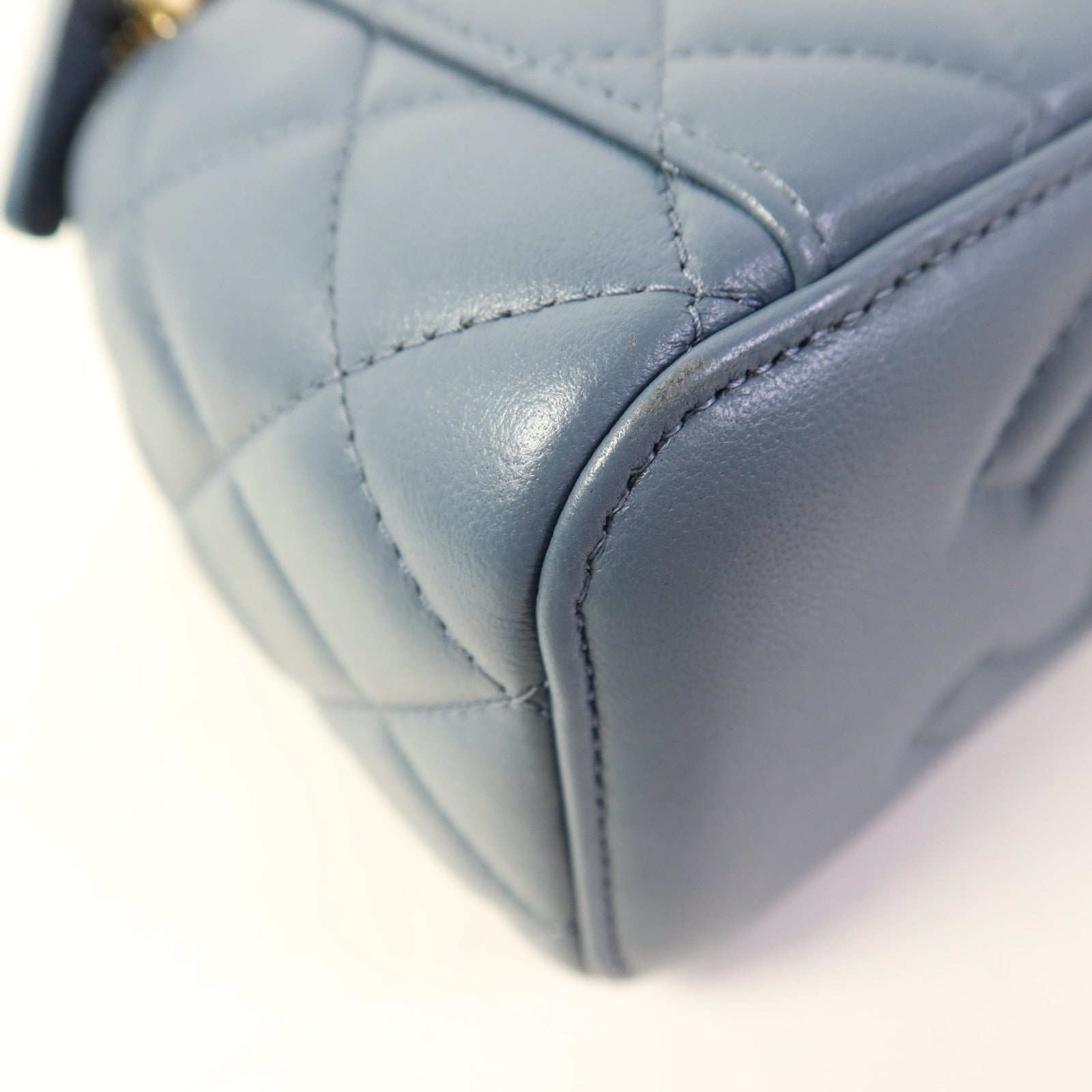 CHANEL 羊皮皮革Vanity Case金扣鏈帶肩背袋