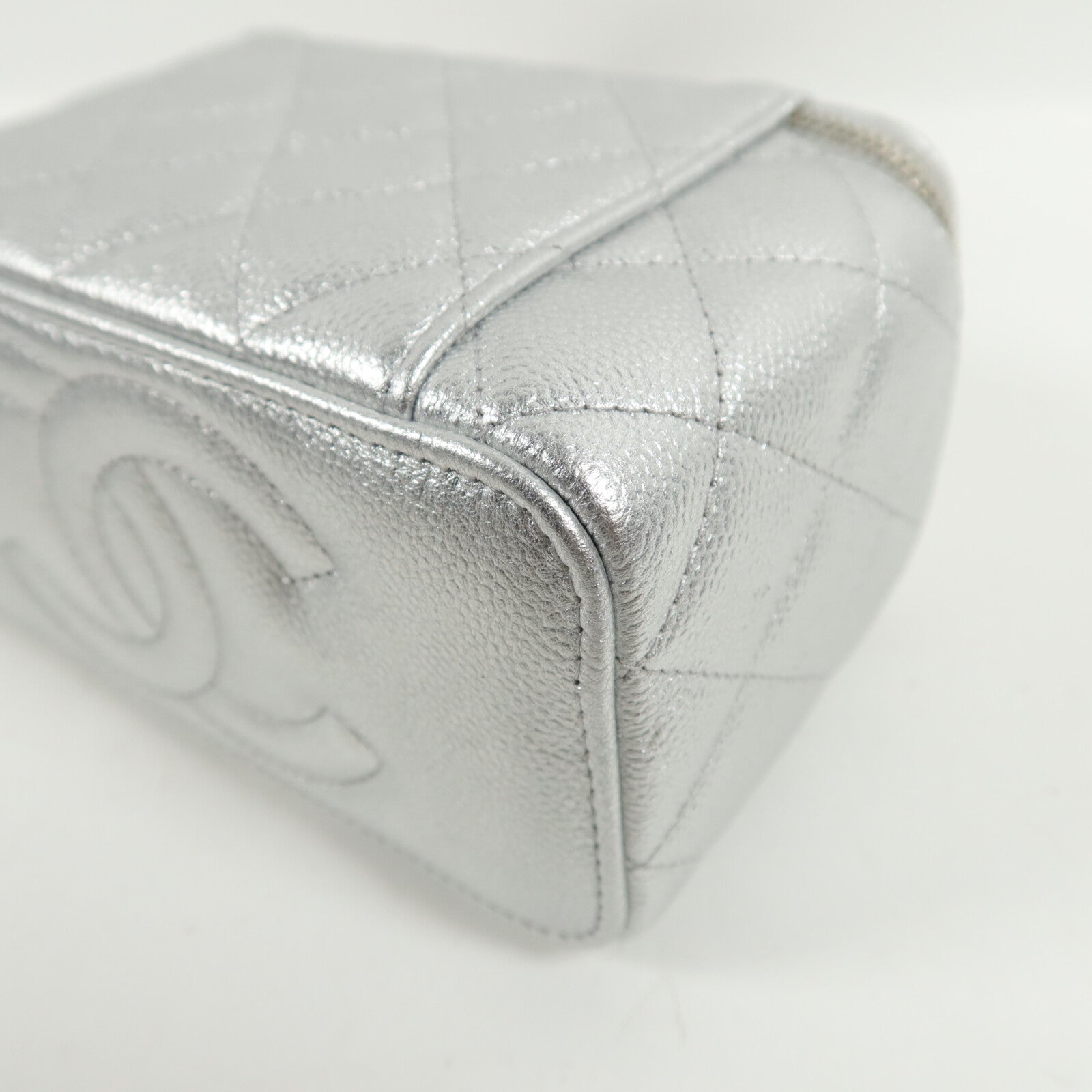 CHANEL 牛皮皮革25B Vanity Case鏈帶肩背袋
